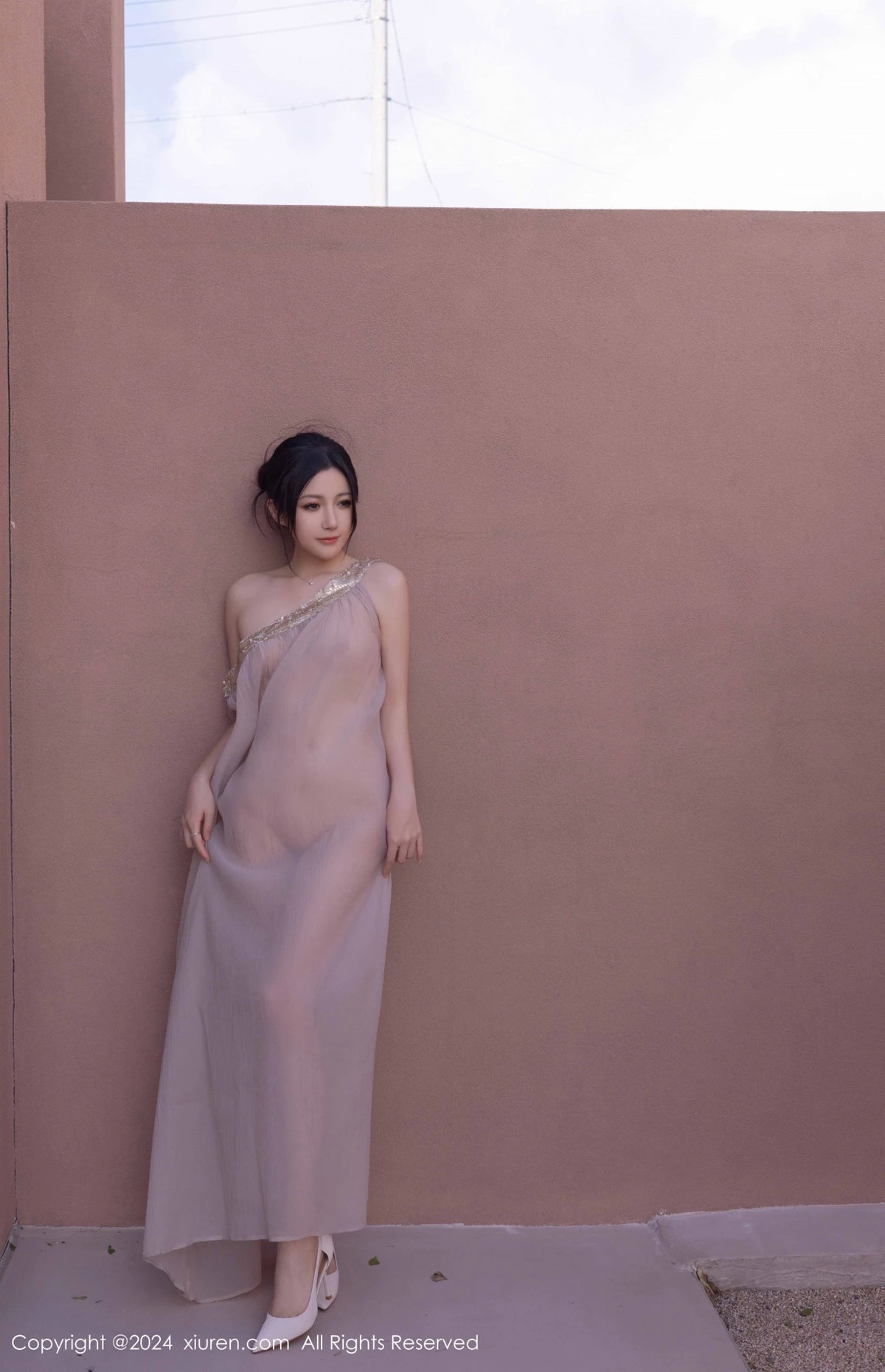 秀人集.com_[XiuRen秀人网]No.9492_模特鱼子酱Fish芦苇场景性感紫色轻透连衣裙秀惹火身材诱惑写真80P