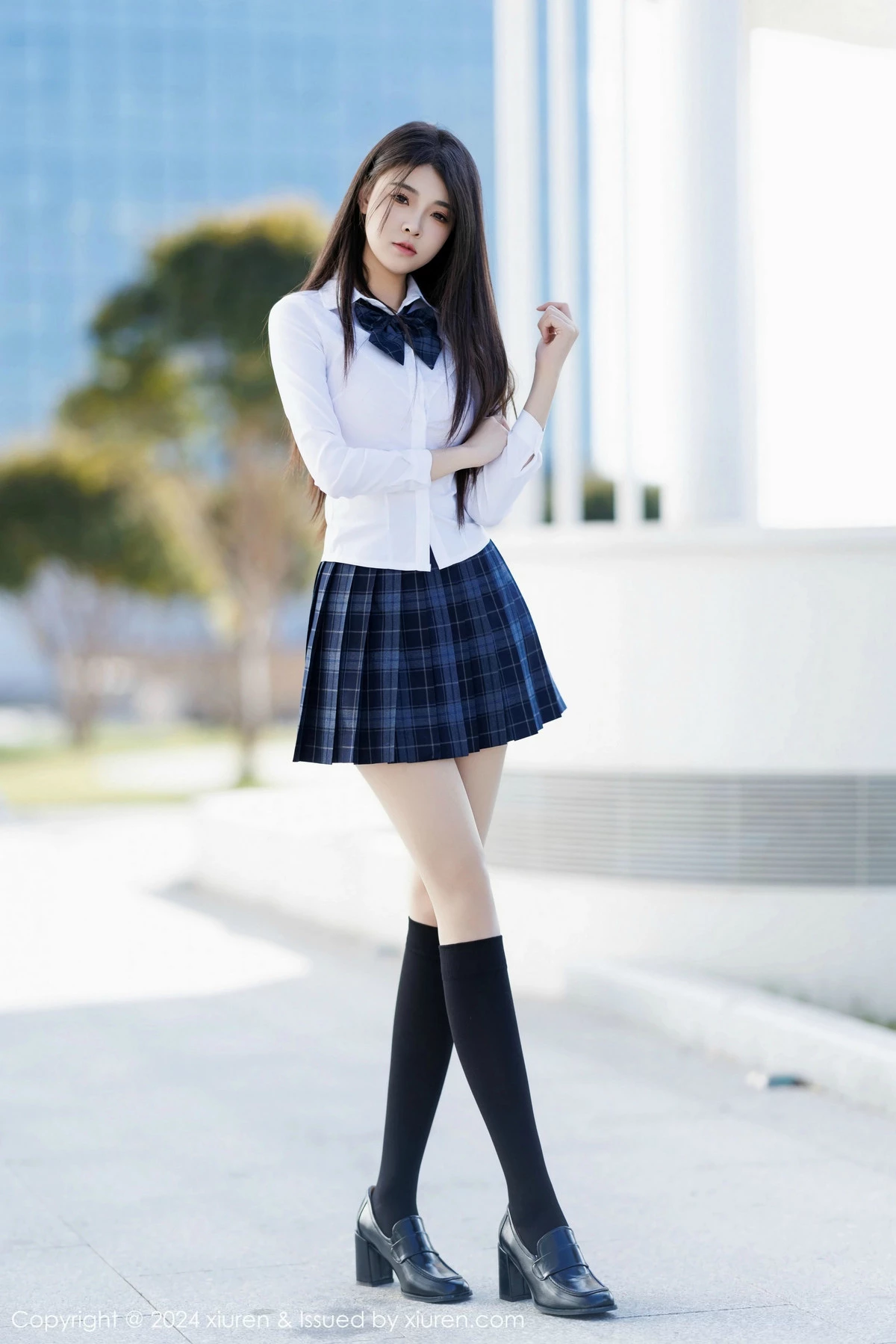 秀人集.com_[XiuRen秀人网]No.9682_模特初梦瑶性感白T露粉红色内衣配超薄肉丝秀完美身材诱惑写真91P