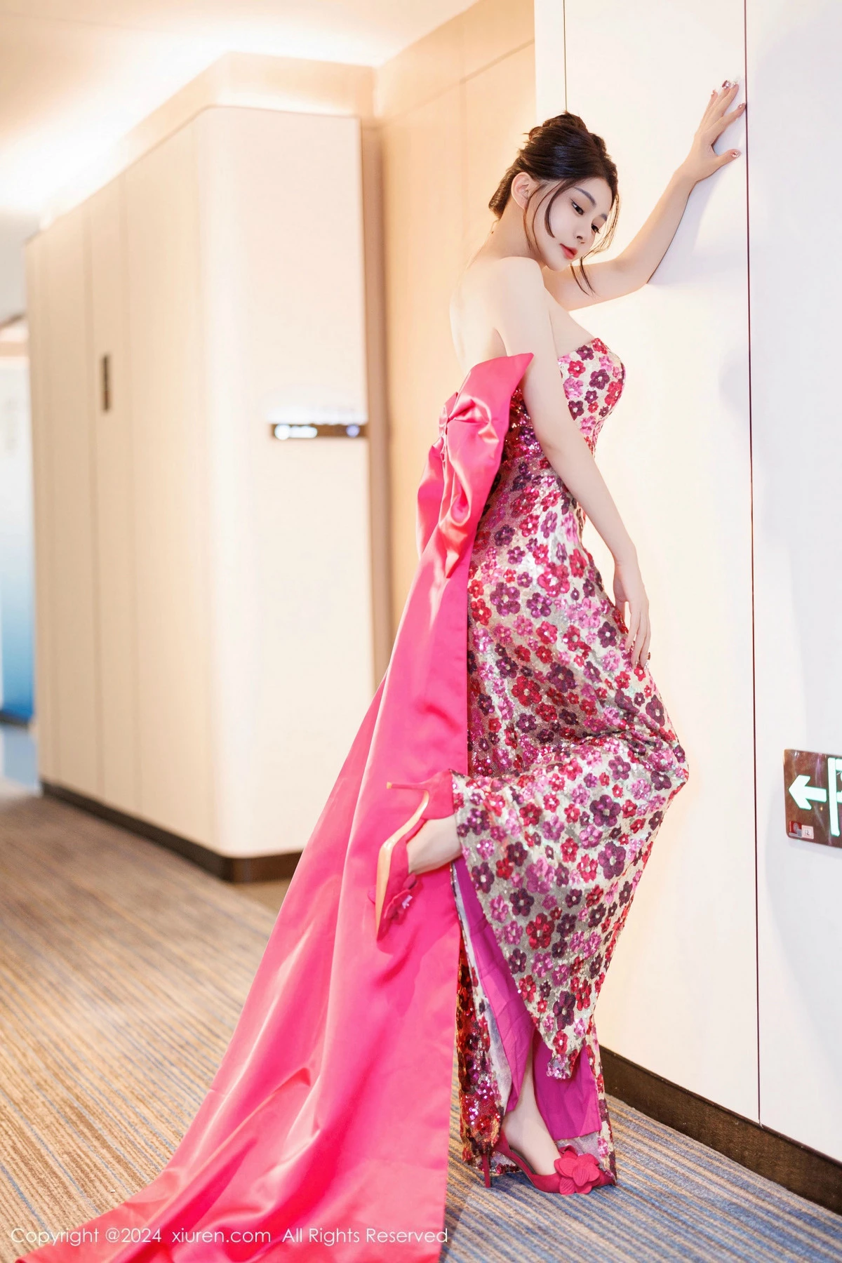 秀人集.com_[XiuRen秀人网]No.9688_模特凯竹Quinn性感绿色比基尼+红色连衣裙秀丰腴身材诱惑写真81P