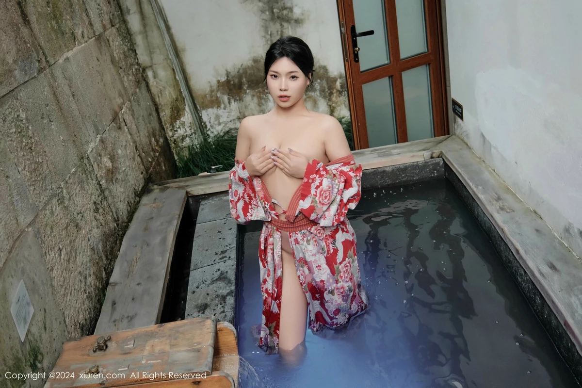 秀人集.com_[XiuRen秀人网]No.9687_模特麦田温泉场景性感花色连衣裙半脱秀曼妙身姿惹火诱惑写真77P
