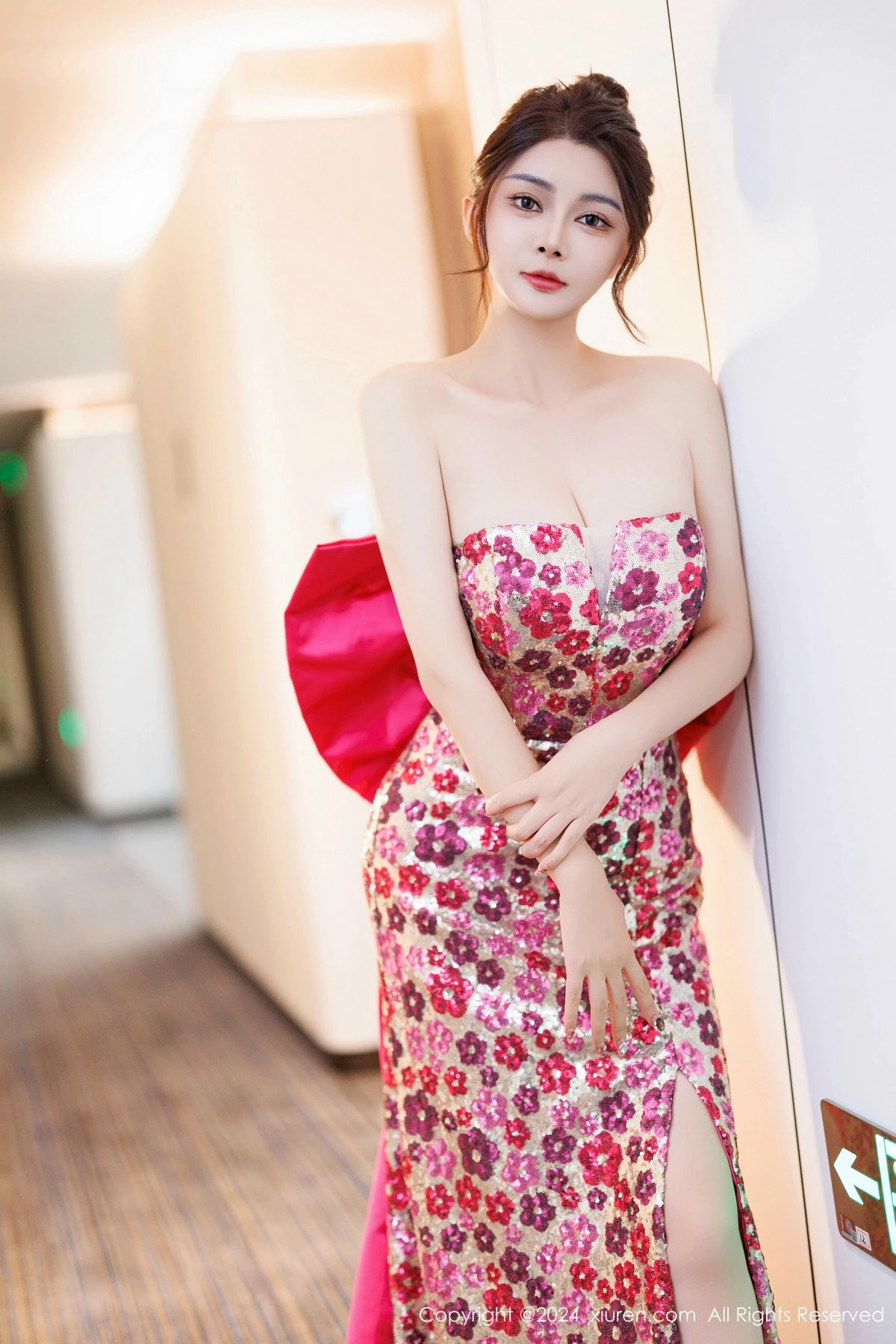 秀人集.com_[XiuRen秀人网]No.9688_模特凯竹Quinn性感绿色比基尼+红色连衣裙秀丰腴身材诱惑写真81P