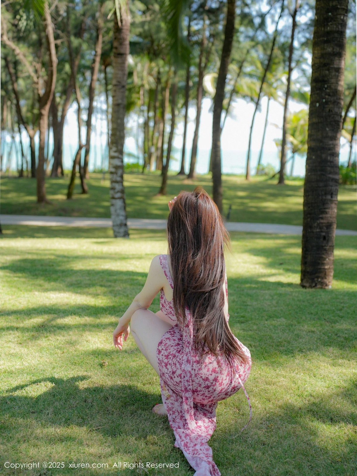 秀人集.com_[XiuRen秀人网]No.9736_女神Carol周妍希性感粉色碎花长裙配超薄肉丝秀完美身材诱惑写真75P