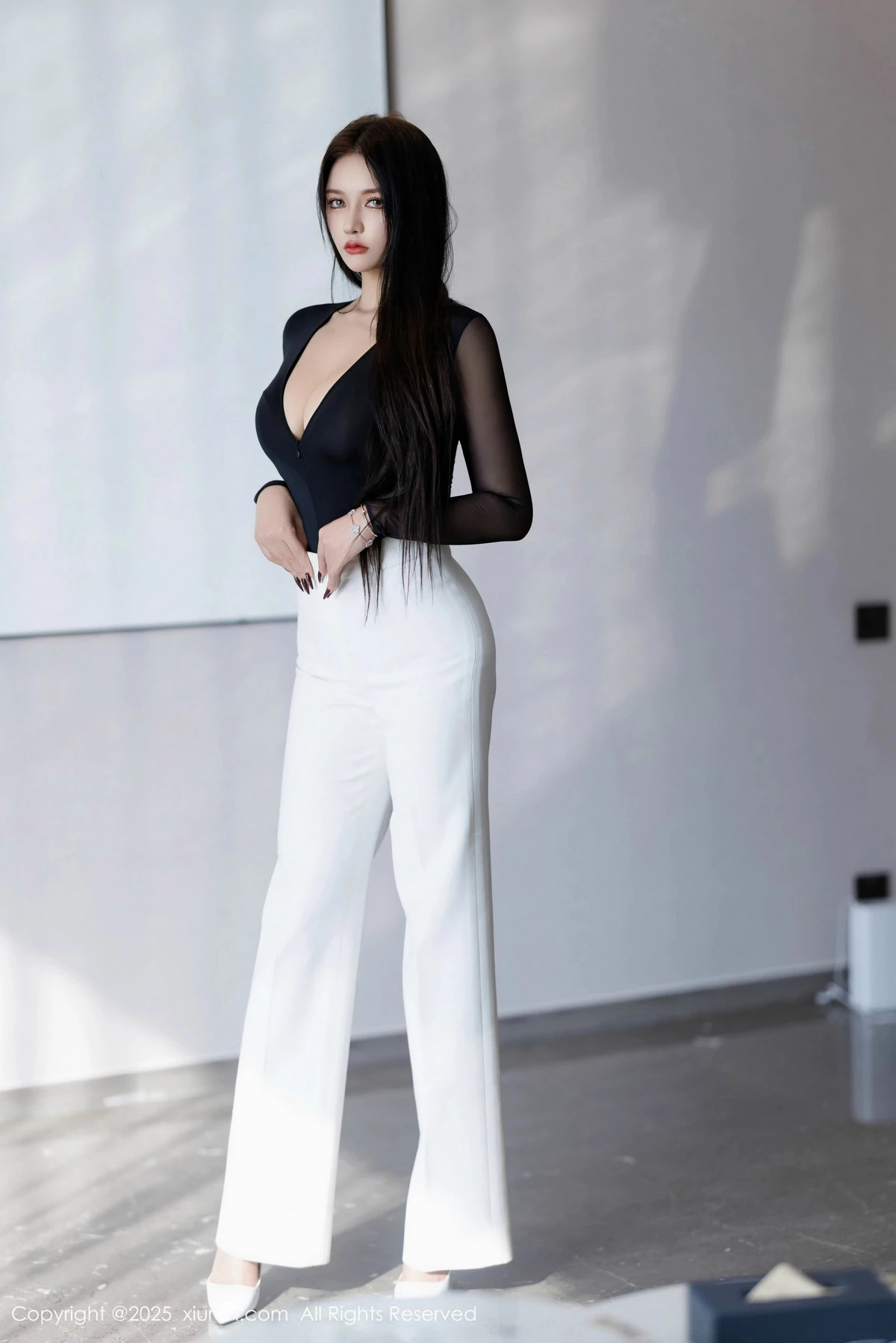 秀人集.com_[XiuRen秀人网]No.9755_模特娜比性感黑色情趣内衣配黑丝吊袜秀凹凸身材完美诱惑写真91P