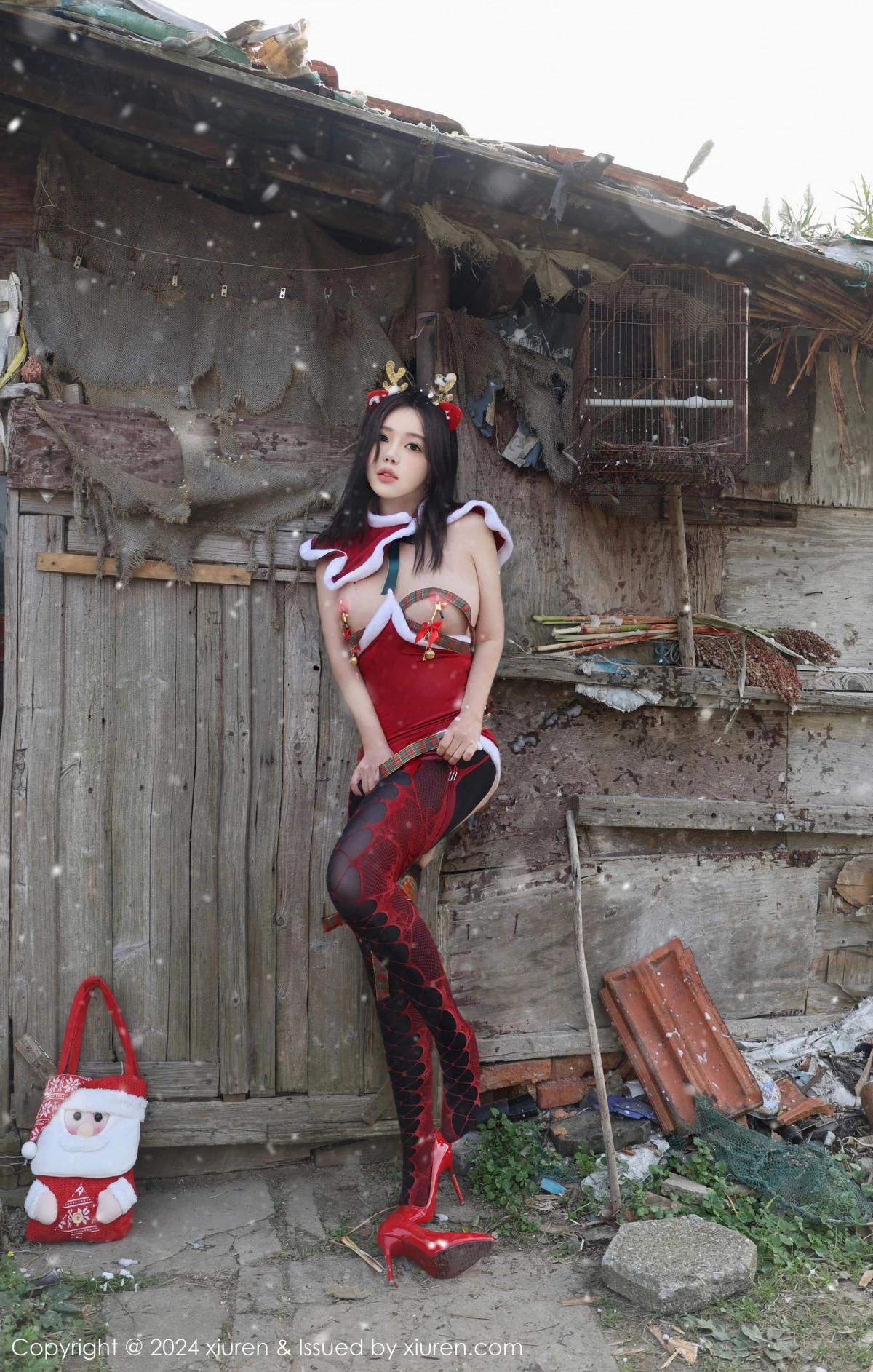 秀人集.com_[XiuRen秀人网]No.9630_模特小薯条nienie户外圣诞主题性感情趣圣诞服饰惹火诱惑写真76P
