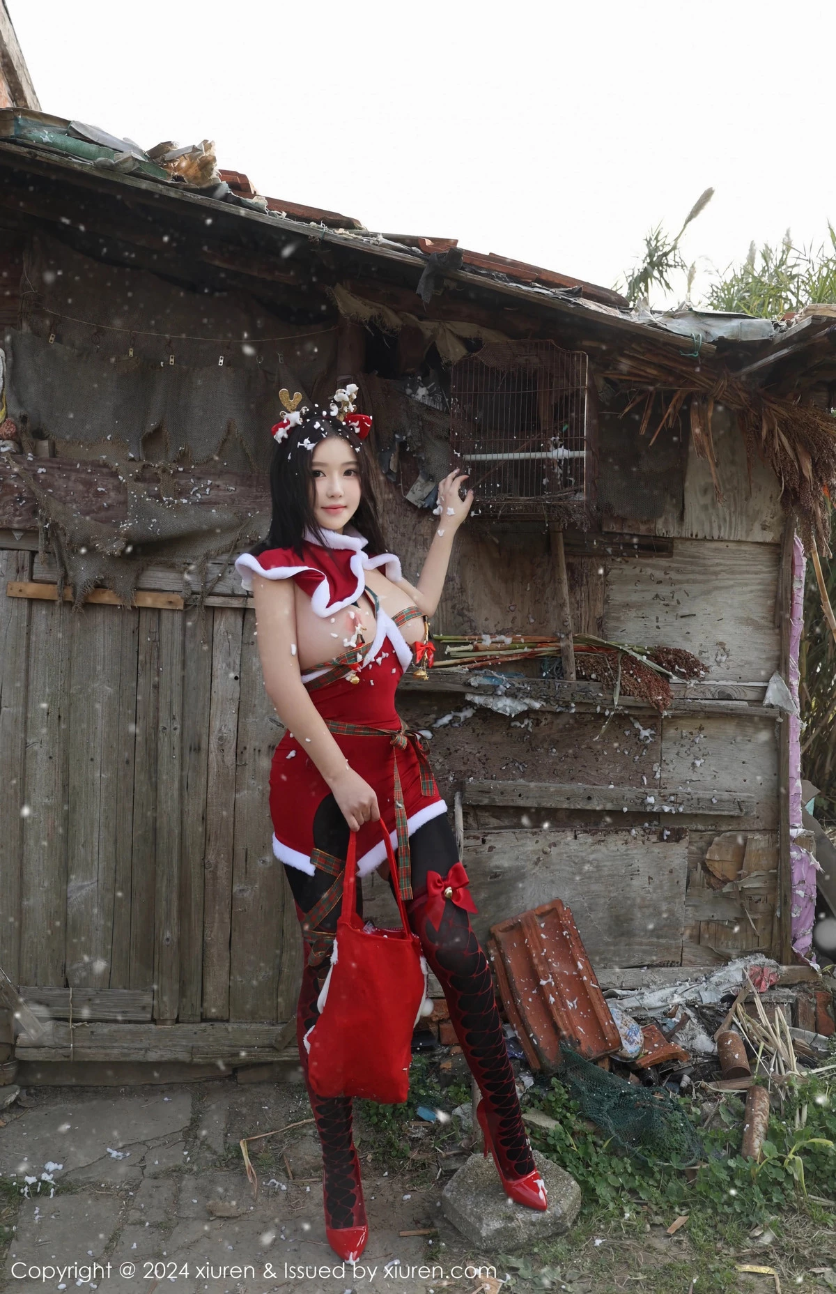 秀人集.com_[XiuRen秀人网]No.9630_模特小薯条nienie户外圣诞主题性感情趣圣诞服饰惹火诱惑写真76P