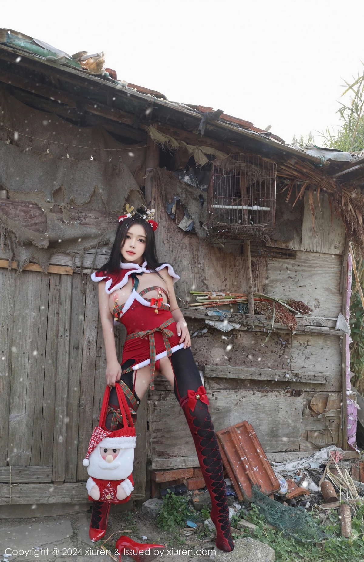 秀人集.com_[XiuRen秀人网]No.9630_模特小薯条nienie户外圣诞主题性感情趣圣诞服饰惹火诱惑写真76P