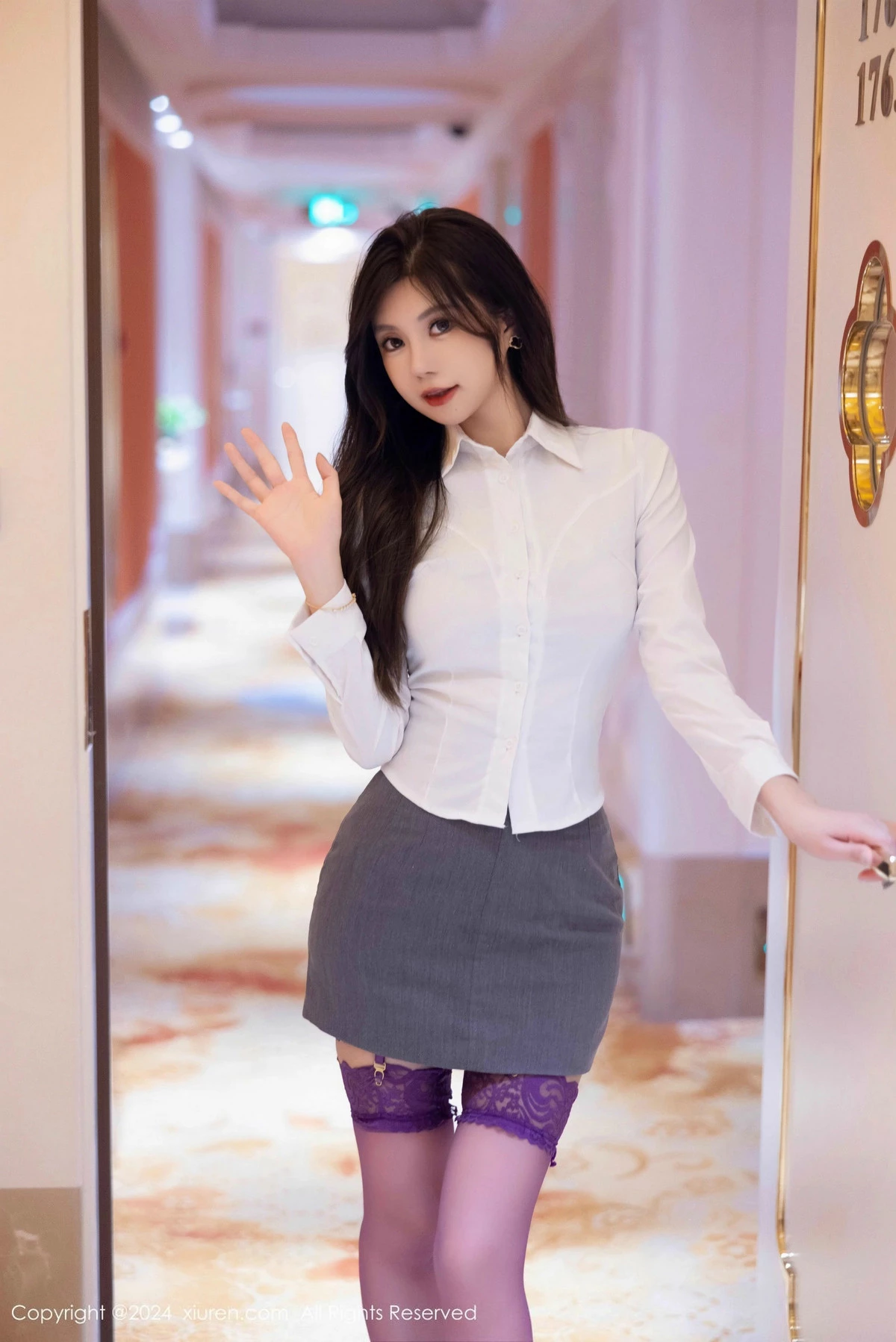 秀人集.com_[XiuRen秀人网]No.9631_女神绮里嘉ula性感OL服饰露紫色蕾丝情趣内衣秀惹火身材诱惑写真97P