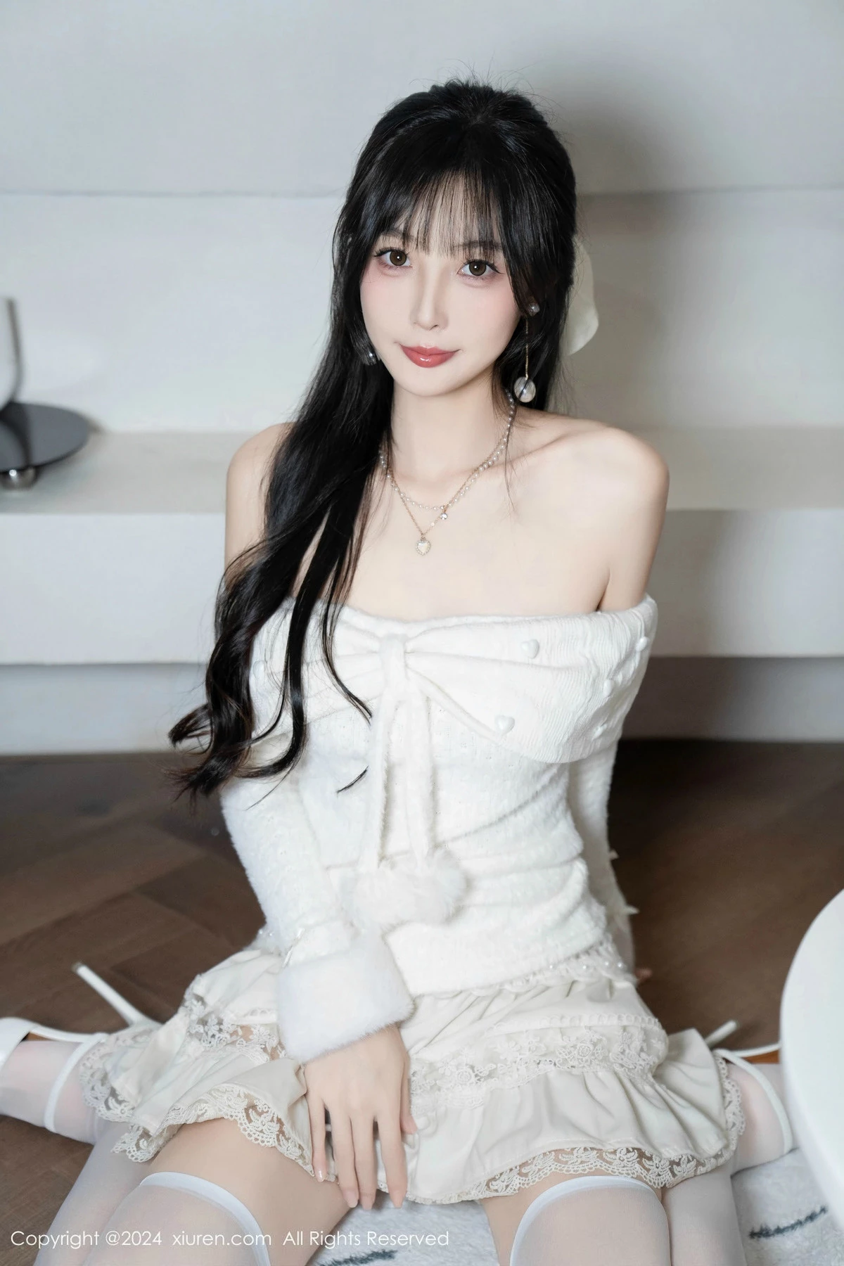 秀人集.com_[XiuRen秀人网]No.9658_模特林星阑白色连衣短裙露红色情趣内衣配白丝袜秀美腿诱惑写真93P