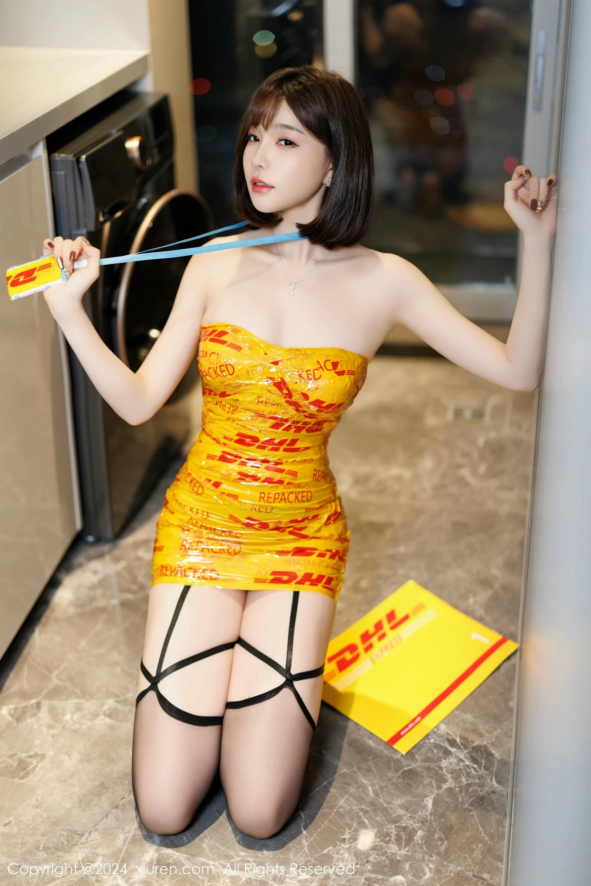 秀人集.com_[XiuRen秀人网]No.9664_女神徐莉芝Booty性感黄色胶布+黑色情趣内衣秀完美身材诱惑写真88P