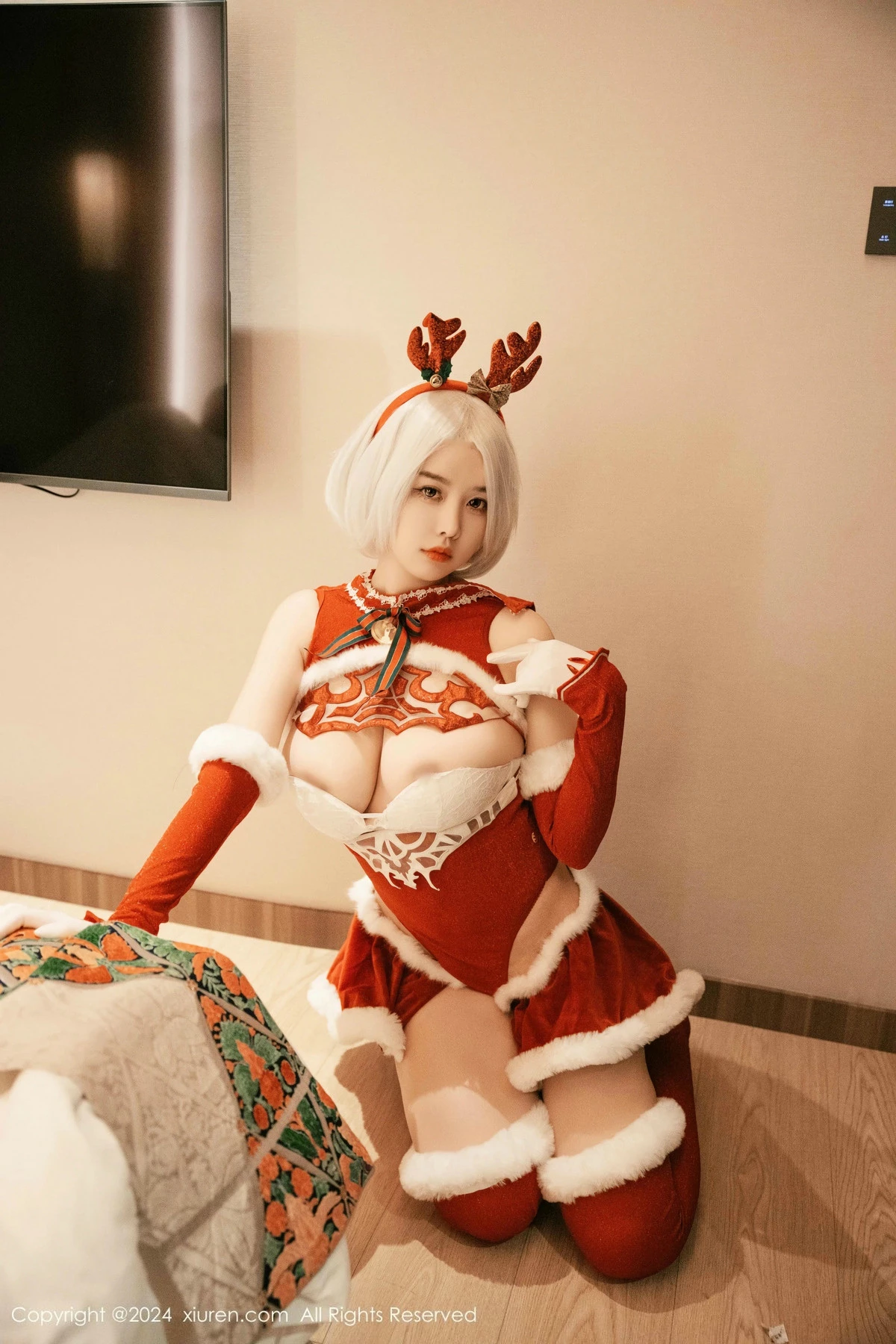 秀人集.com_[XiuRen秀人网]No.9660_模特樱桃小犊子性感红色圣诞装扮半脱秀丰满身材完美诱惑写真55P
