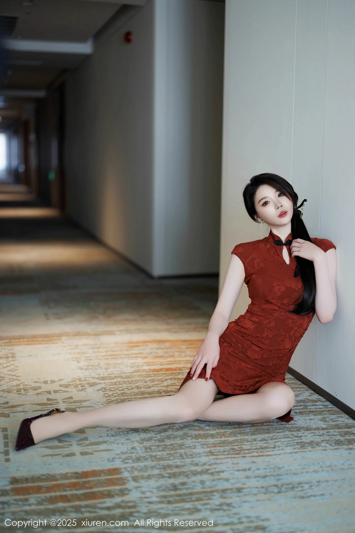 秀人集.com_[XiuRen秀人网]No.9812_模特梦心玥性感红色旗袍服饰露红色内衣秀高挑曼妙身姿诱惑写真91P