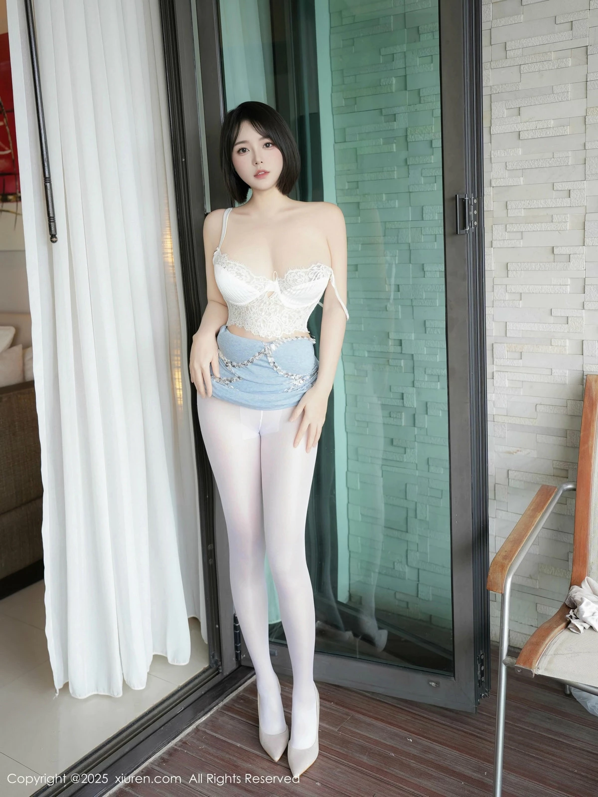 秀人集.com_[XiuRen秀人网]No.9872_模特桃色奶酪蓝色包臀裙露白色内衣配白丝袜秀丰腴身材诱惑写真59P