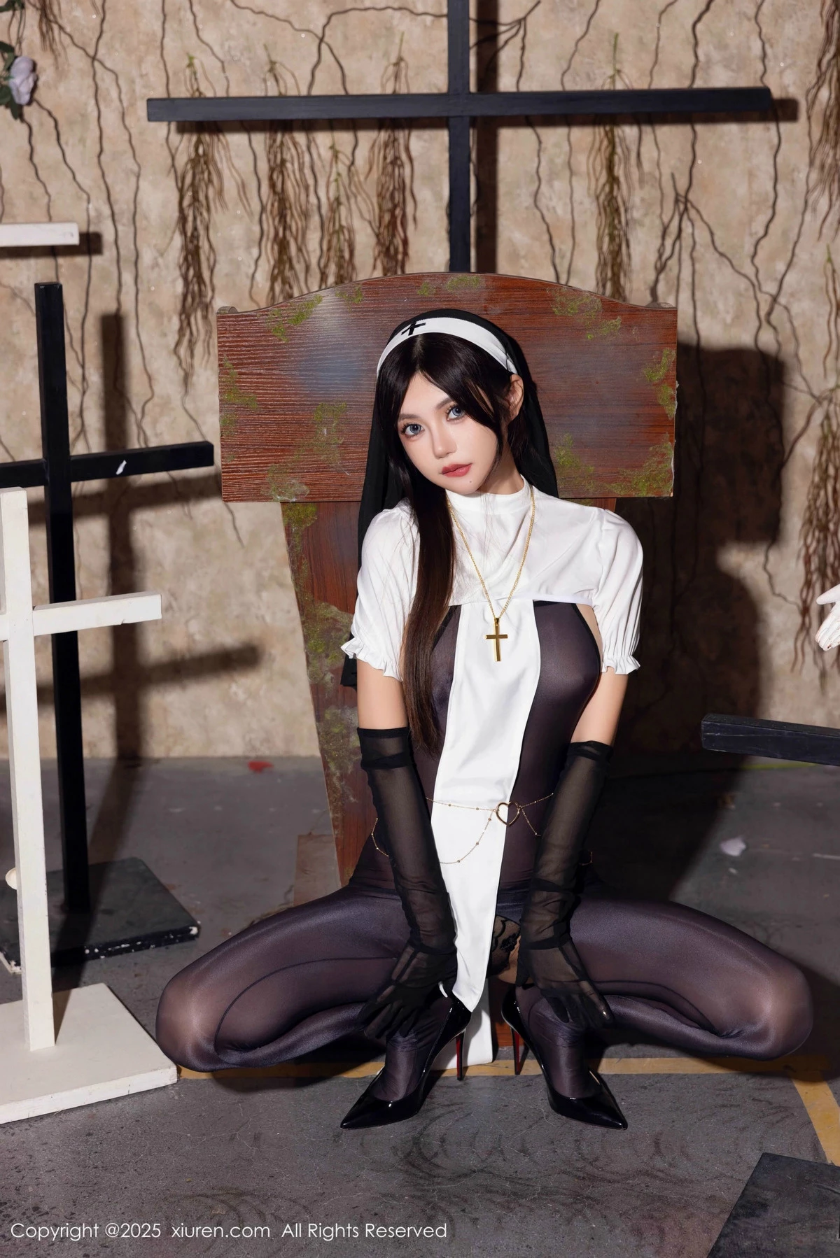 秀人集.com_[XiuRen秀人网]No.9774_女神绮里嘉ula性感修女服饰配超薄连体黑丝秀完美身材诱惑写真79P