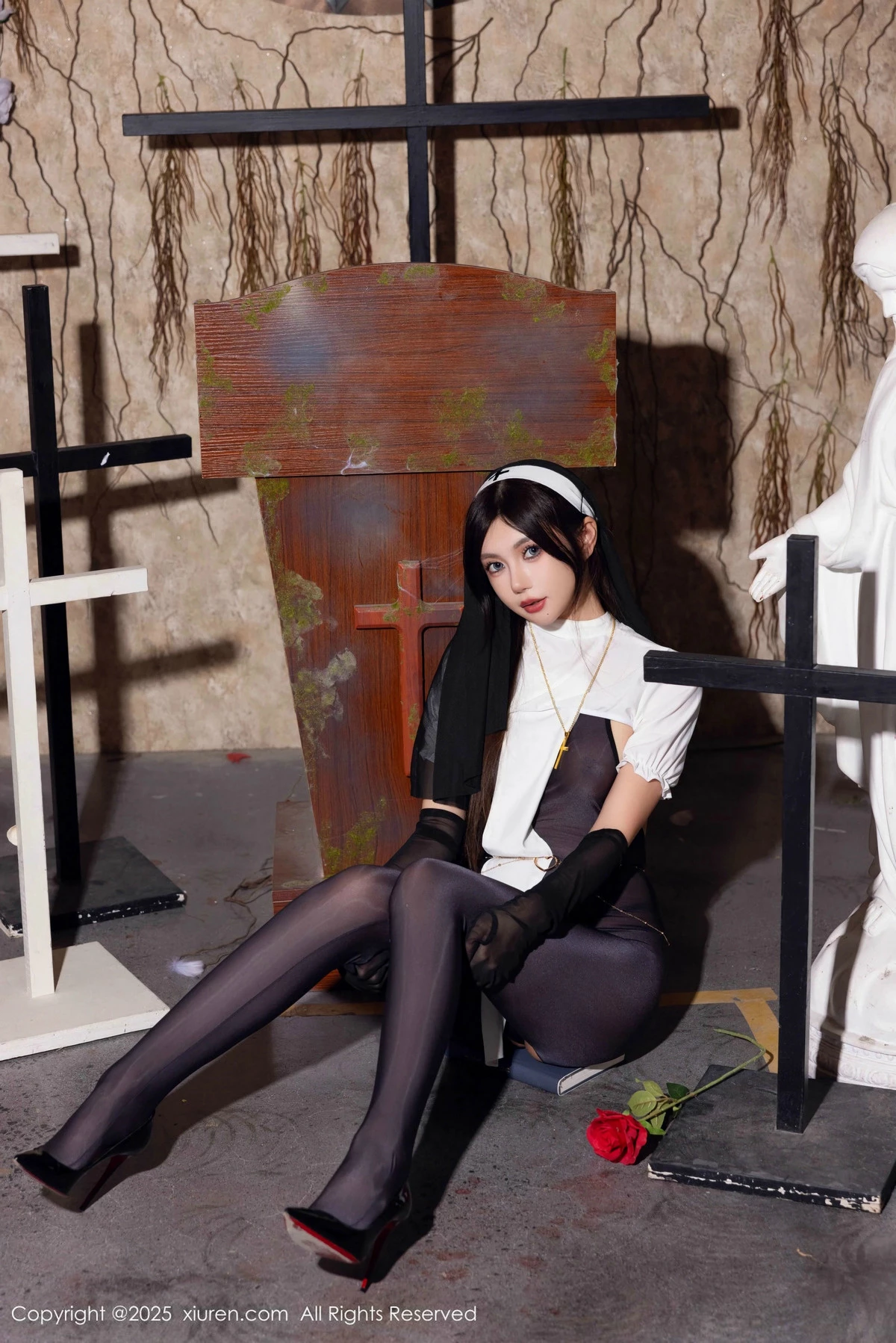 秀人集.com_[XiuRen秀人网]No.9774_女神绮里嘉ula性感修女服饰配超薄连体黑丝秀完美身材诱惑写真79P