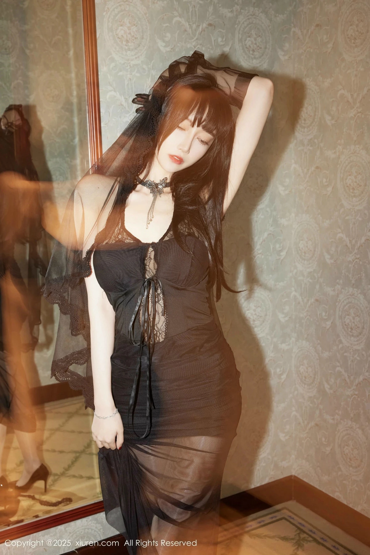 秀人集.com_[XiuRen秀人网]No.9773_模特玥儿玥er性感黑色蕾丝连衣裙配超薄肉丝秀曼妙身材诱惑写真72P