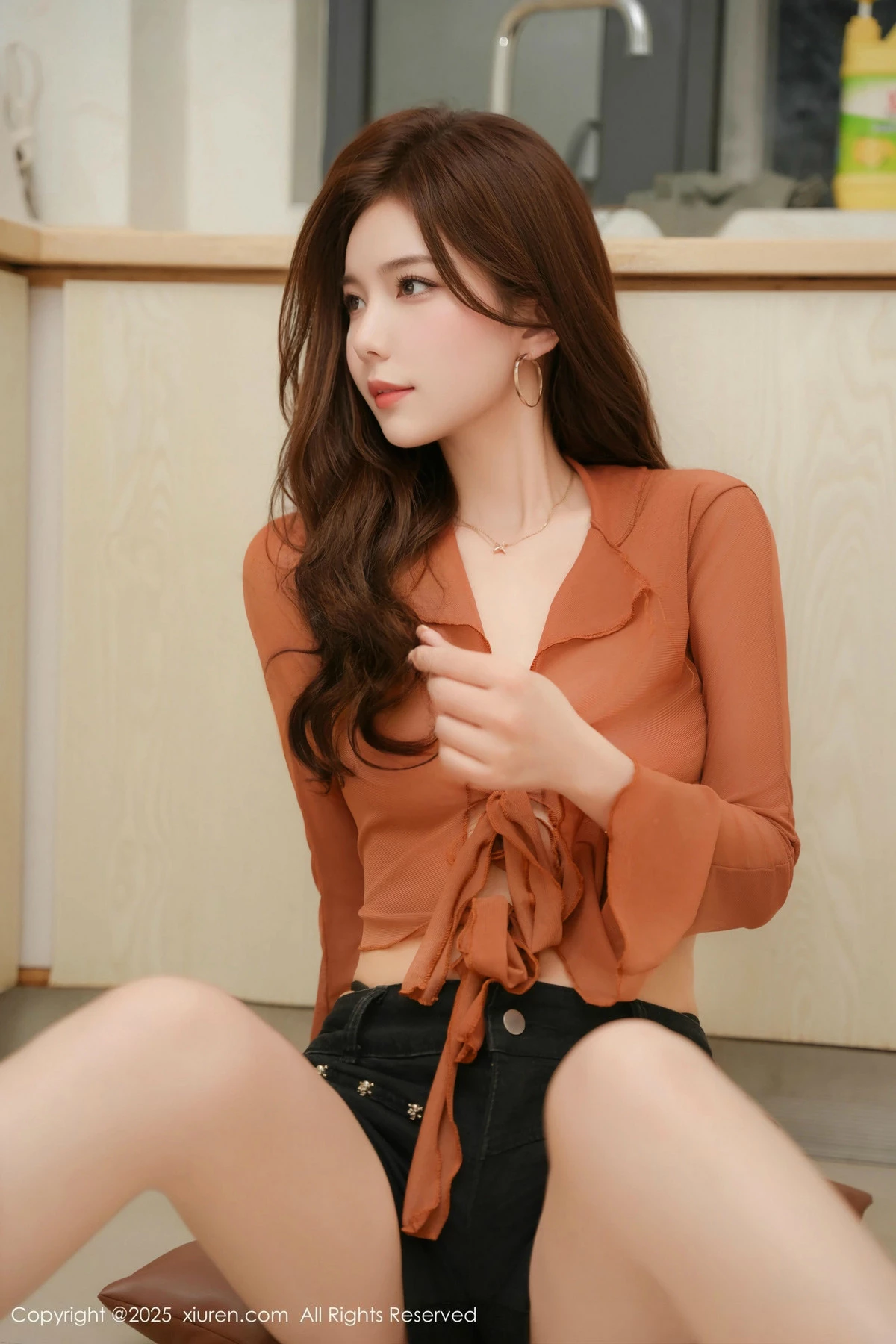 秀人集.com_[XiuRen秀人网]No.9956_模特拍黄瓜girl性感橘色T恤配牛仔短裤秀曼妙身姿迷人诱惑写真72P