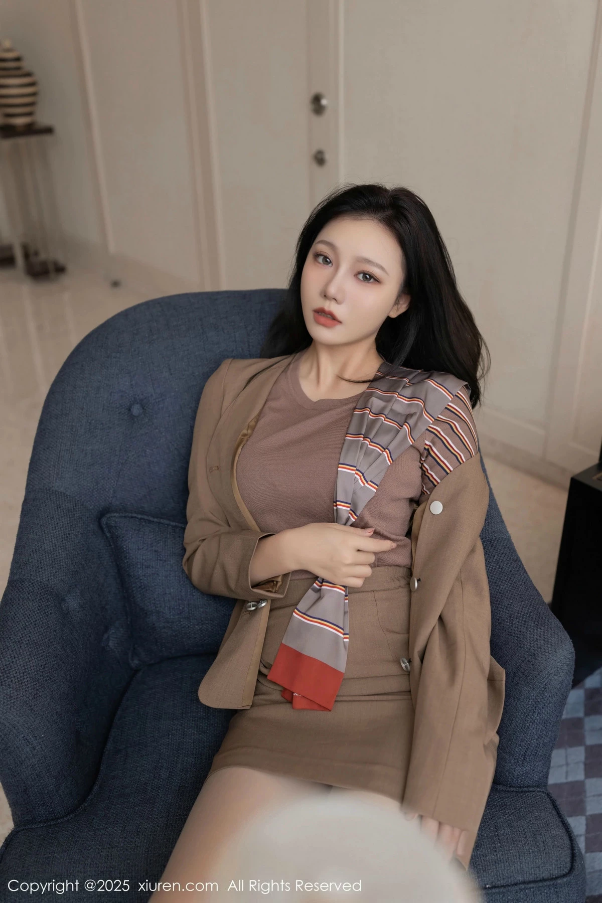 秀人集.com_[XiuRen秀人网]No.9966_模特安然anran咖啡色制服露粉色内衣配超薄肉丝秀美腿诱惑写真80P