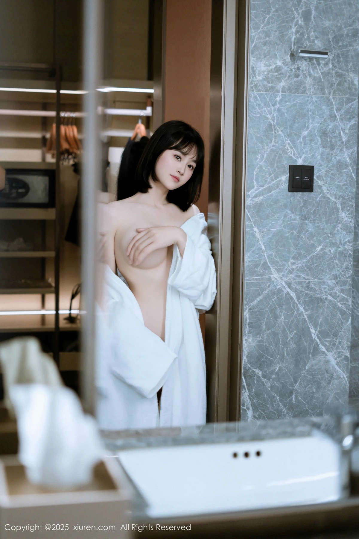 秀人集.com_[XiuRen秀人网]No.9972_模特涵涵Luna浴室性感白色婚纱+白色浴袍秀凹凸身材完美诱惑写真74P