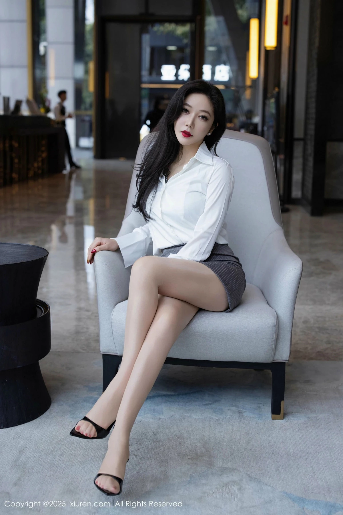 秀人集.com_[XiuRen秀人网]No.9976_女神心妍小公主性感白衬衫配灰短裙露蓝色内衣秀完美诱身材惑写真74P