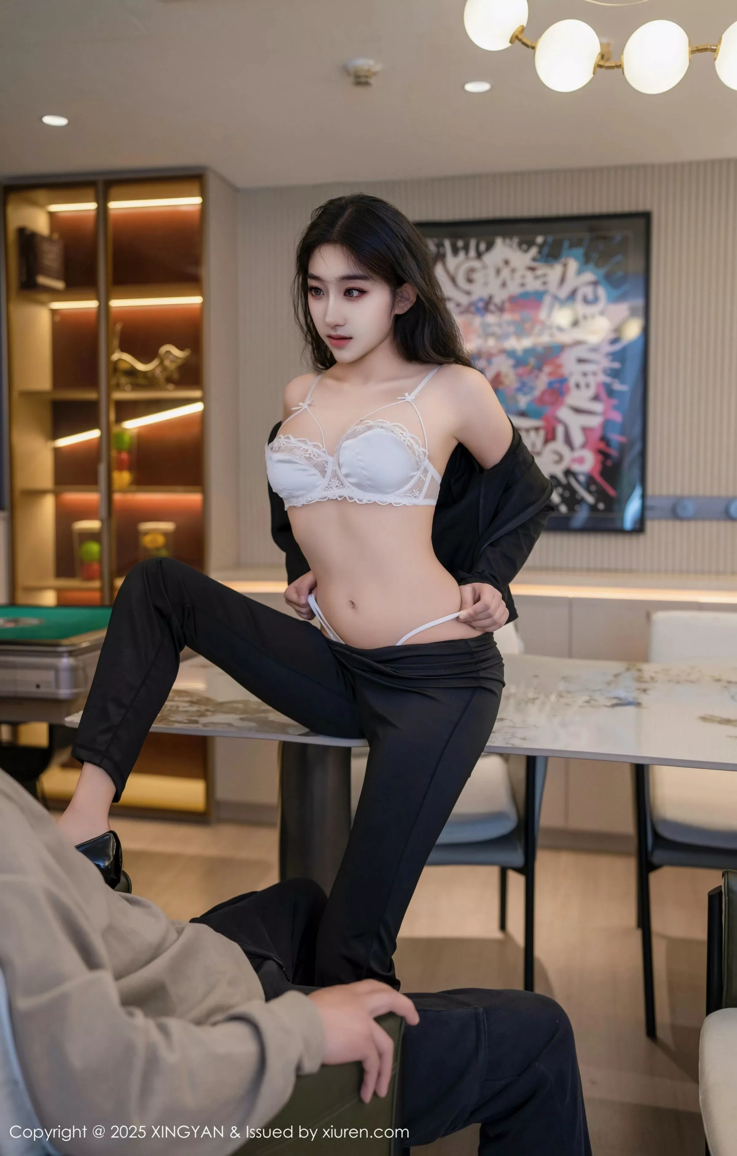 秀人集.com_[XINGYAN星颜社]VOL.321_模特星冉性感黑色外套露白色内衣秀曼妙身姿撩人诱惑写真76P