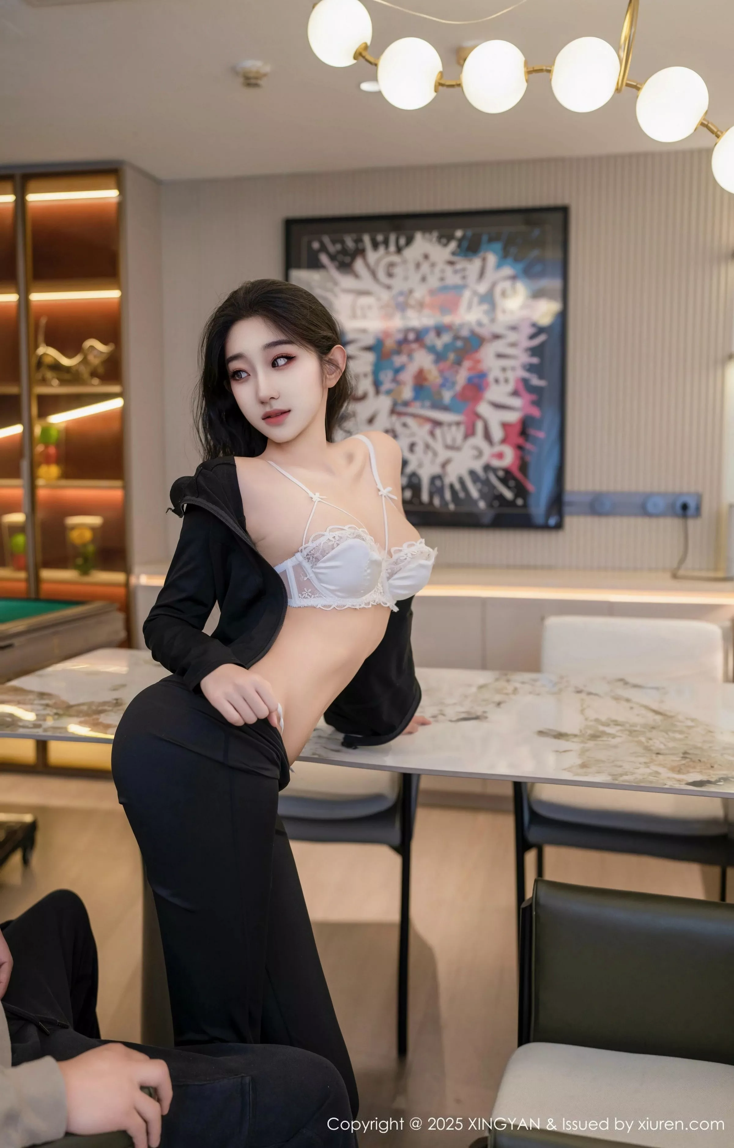 秀人集.com_[XINGYAN星颜社]VOL.321_模特星冉性感黑色外套露白色内衣秀曼妙身姿撩人诱惑写真76P