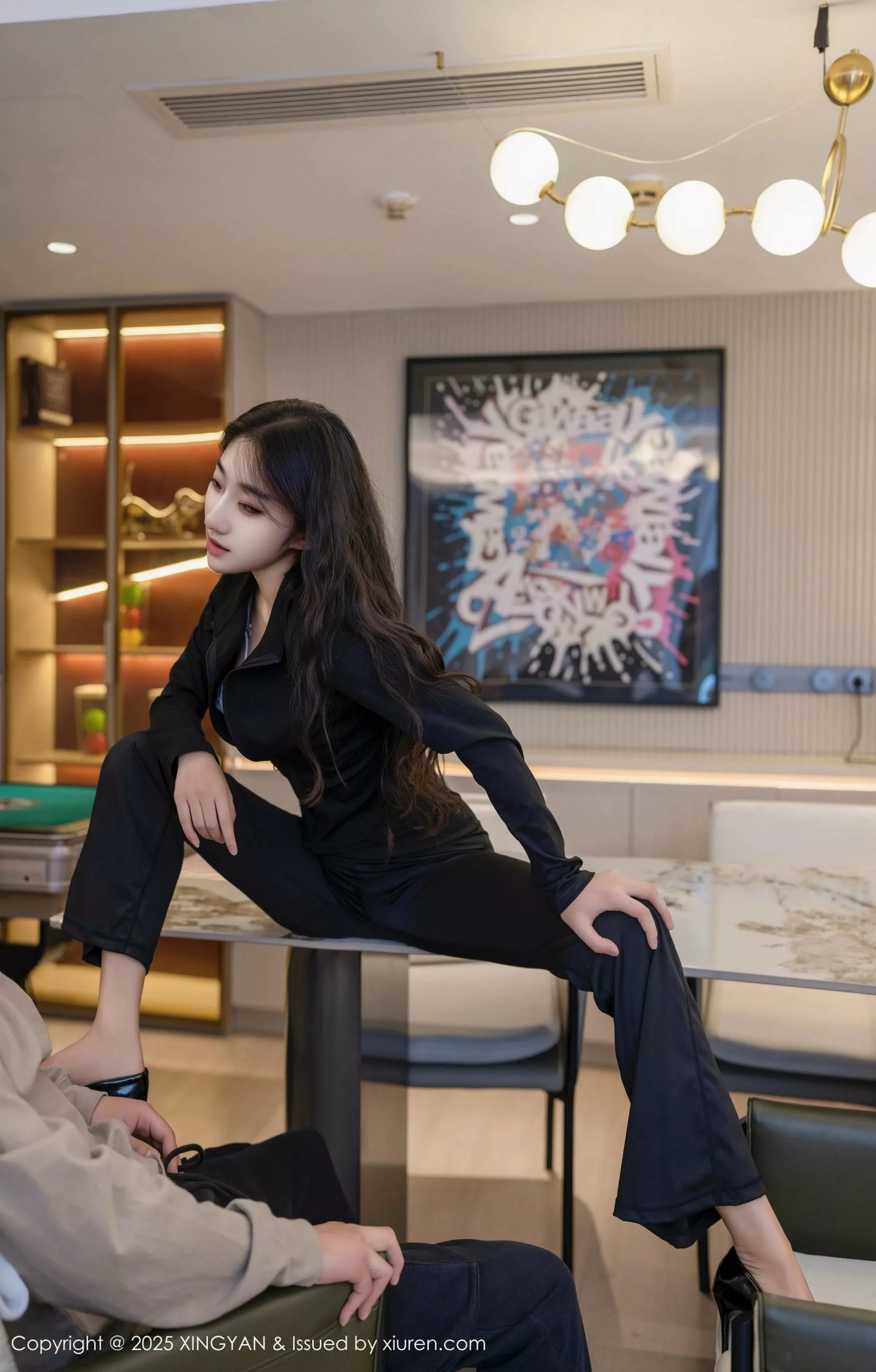 秀人集.com_[XINGYAN星颜社]VOL.321_模特星冉性感黑色外套露白色内衣秀曼妙身姿撩人诱惑写真76P