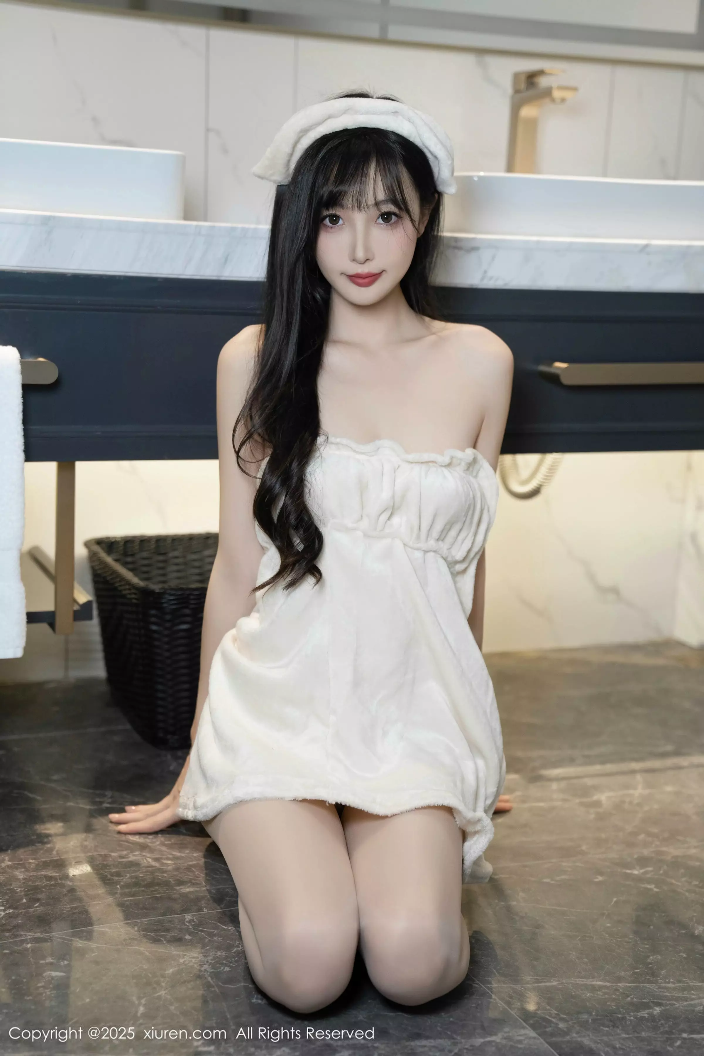 秀人集.com_[XiuRen秀人网]No.10005_模特樱桃小阑子浴室场景性感白色浴袍配原色丝袜秀美腿诱惑写真87P