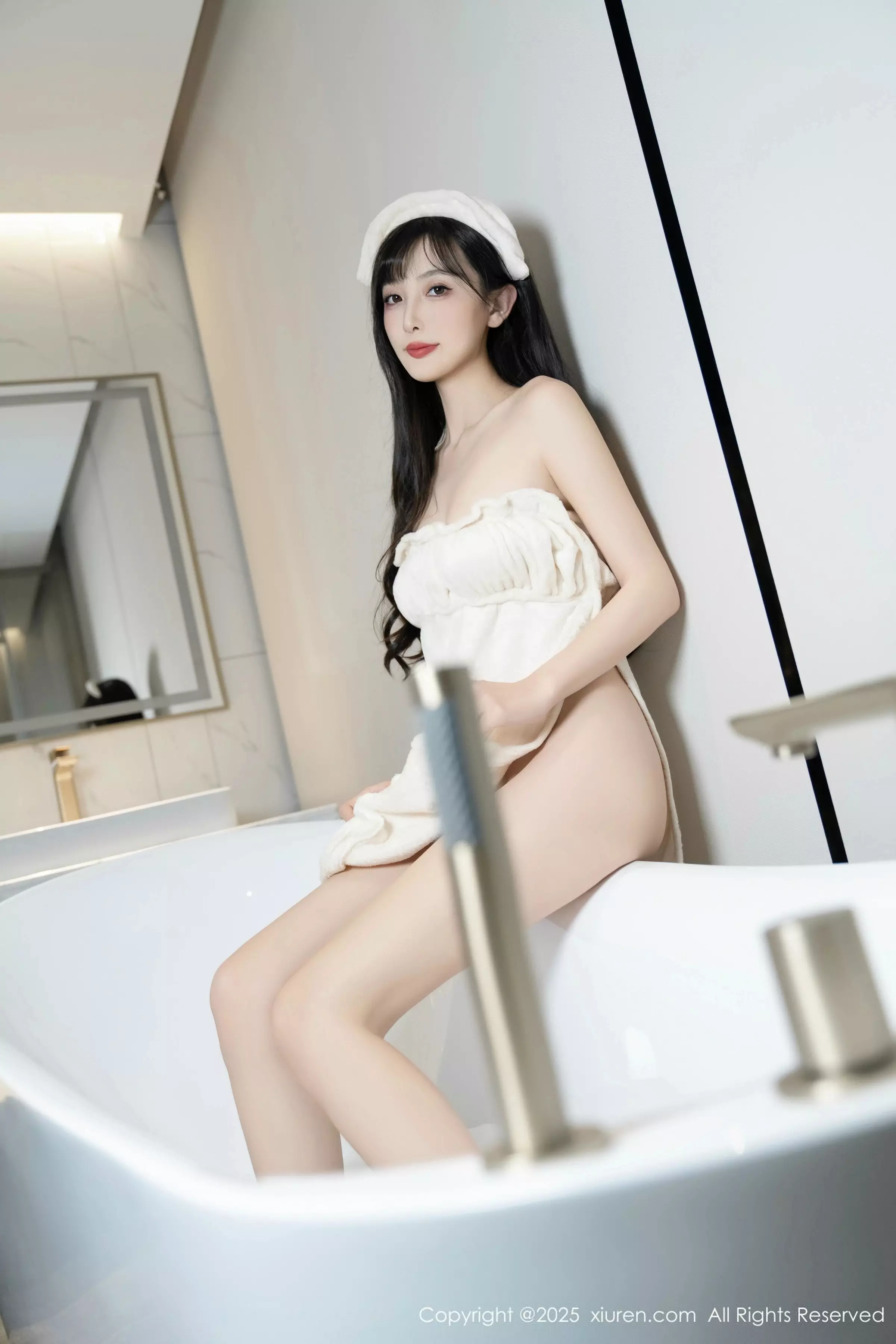 秀人集.com_[XiuRen秀人网]No.10005_模特樱桃小阑子浴室场景性感白色浴袍配原色丝袜秀美腿诱惑写真87P