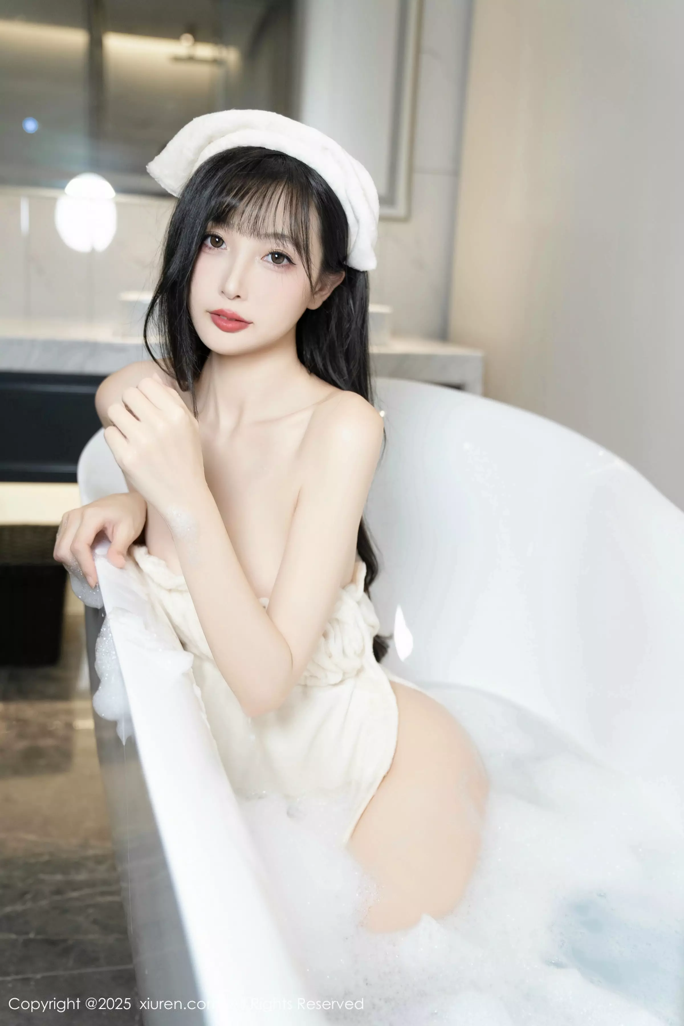 秀人集.com_[XiuRen秀人网]No.10005_模特樱桃小阑子浴室场景性感白色浴袍配原色丝袜秀美腿诱惑写真87P