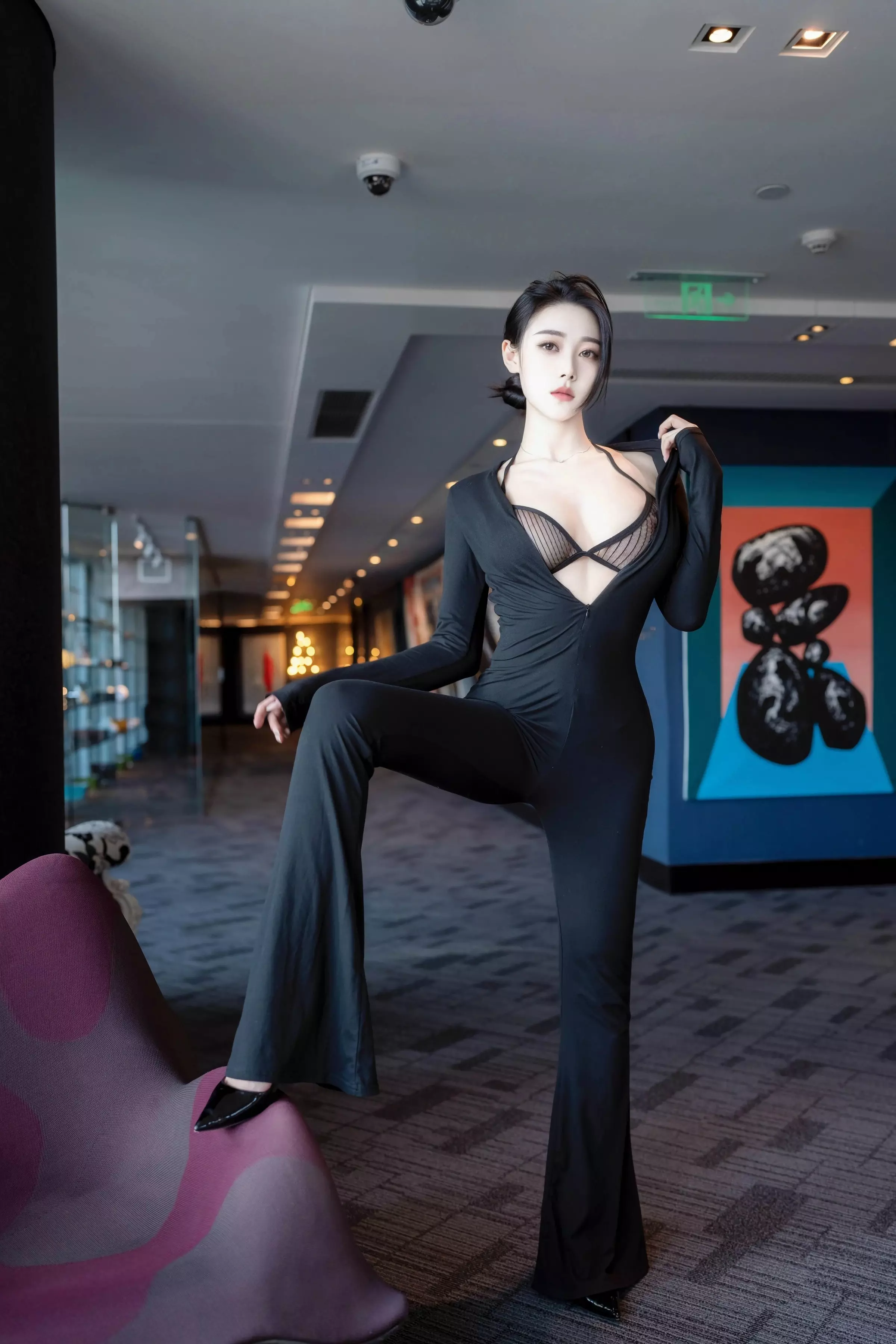 秀人集.com_[XINGYAN星颜社]VOL.322_模特清妙性感OL职业装露轻透黑色内衣秀完美身材诱惑写真81P