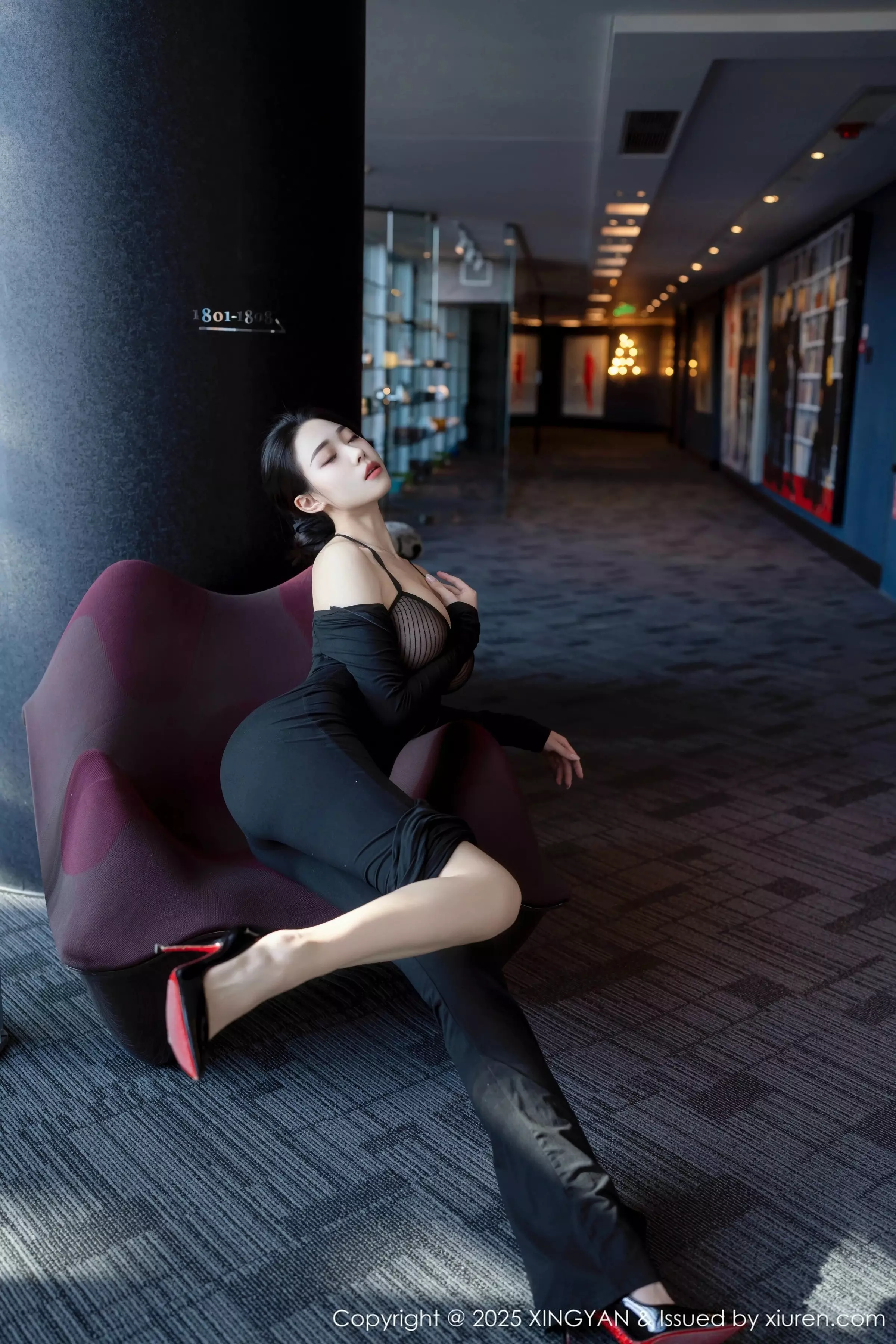 秀人集.com_[XINGYAN星颜社]VOL.322_模特清妙性感OL职业装露轻透黑色内衣秀完美身材诱惑写真81P