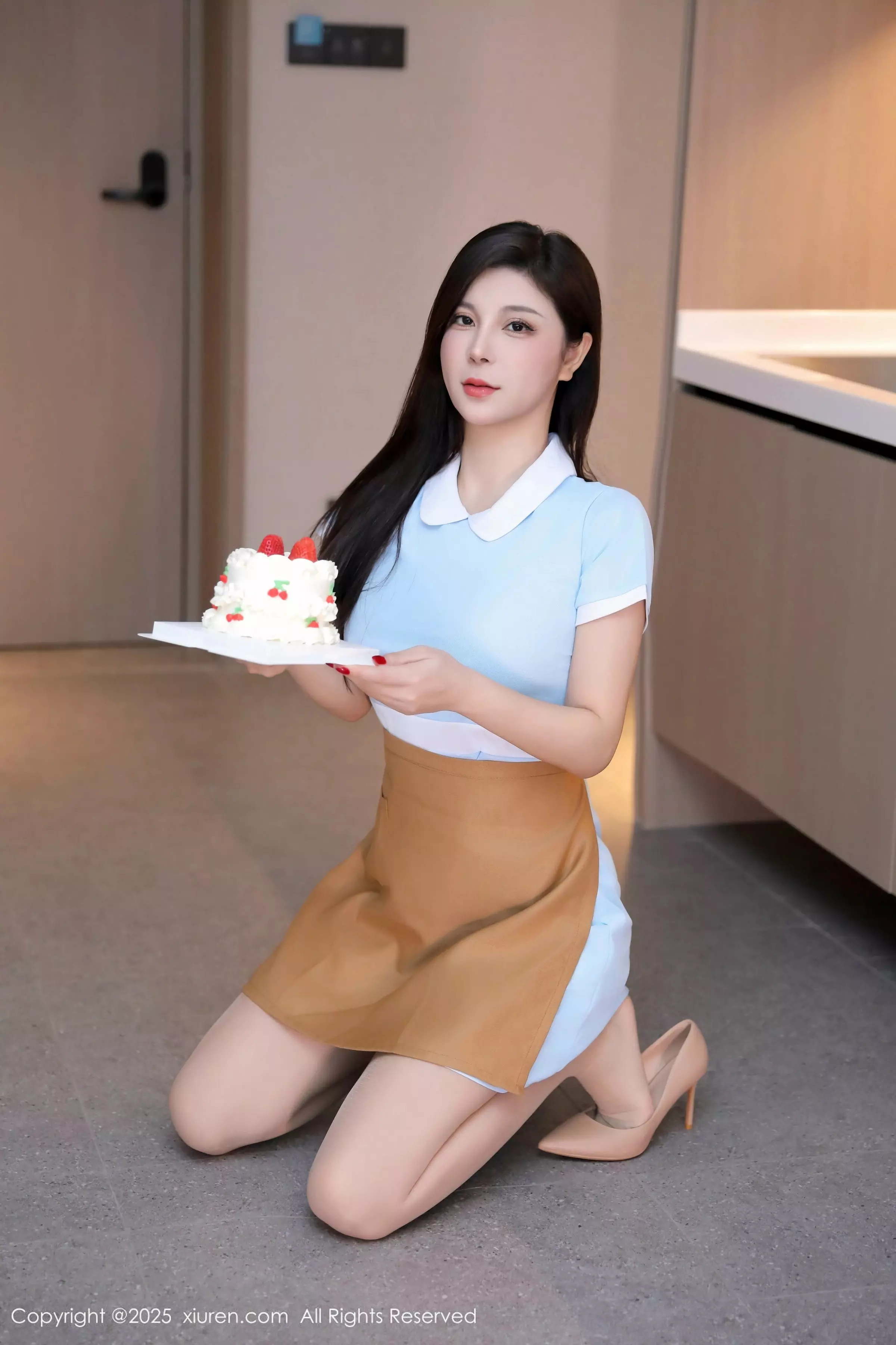 秀人集.com_[XiuRen秀人网]No.10029_模特小蛮妖Yummy蓝色连衣短裙配超薄肉丝秀曼妙身材诱惑写真69P