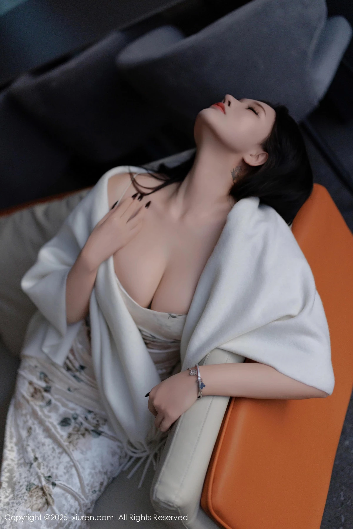 秀人集.com_[XiuRen秀人网]No.9899_模特娜比脱连衣短裙露性感蓝色内衣配超薄肉丝秀凹凸身材诱惑写真81P