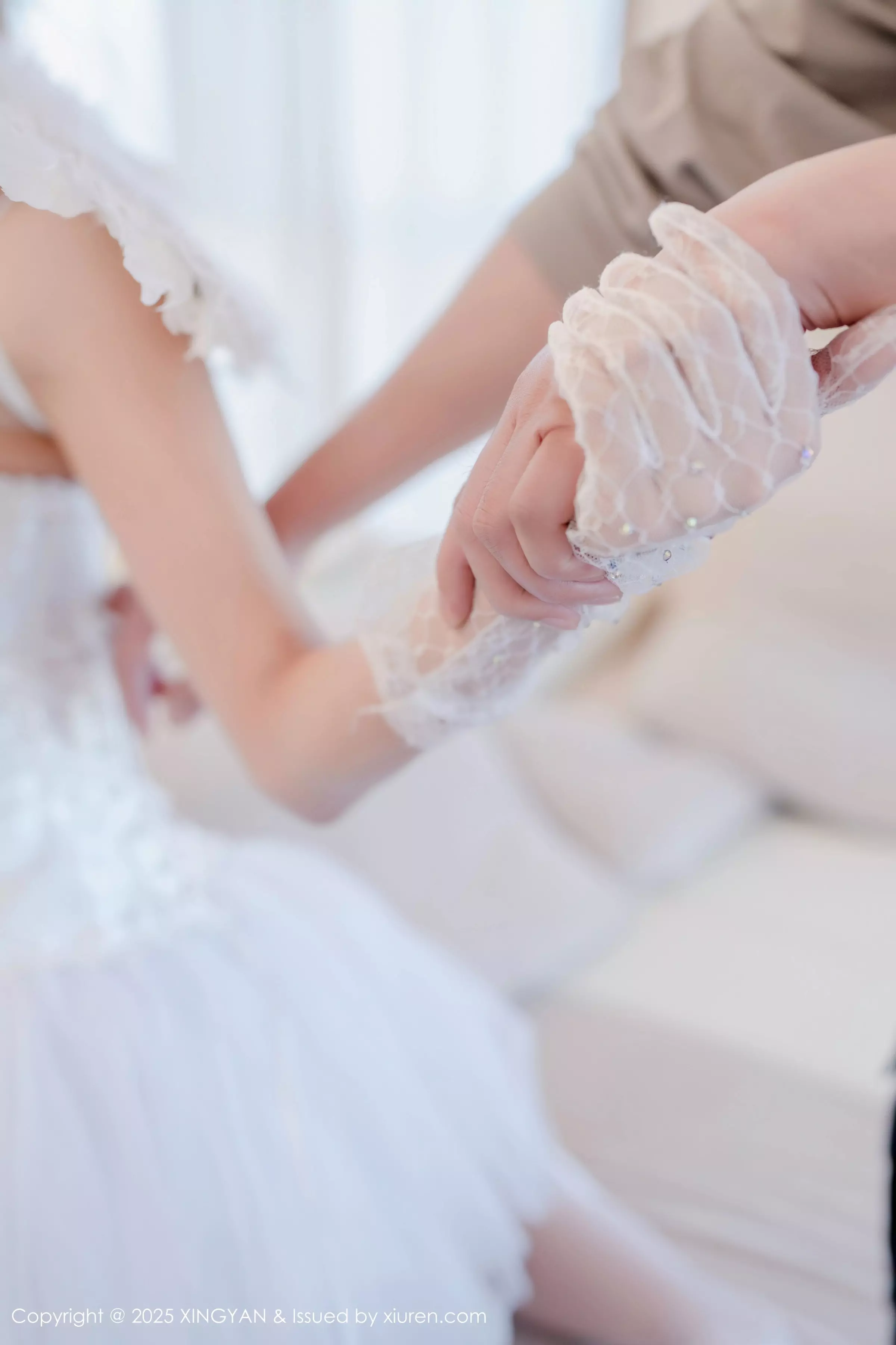 秀人集.com_[XINGYAN星颜社]VOL.324_模特星冉性感白色芭蕾吊带裙配白丝吊袜秀曼妙身姿诱惑写真78P