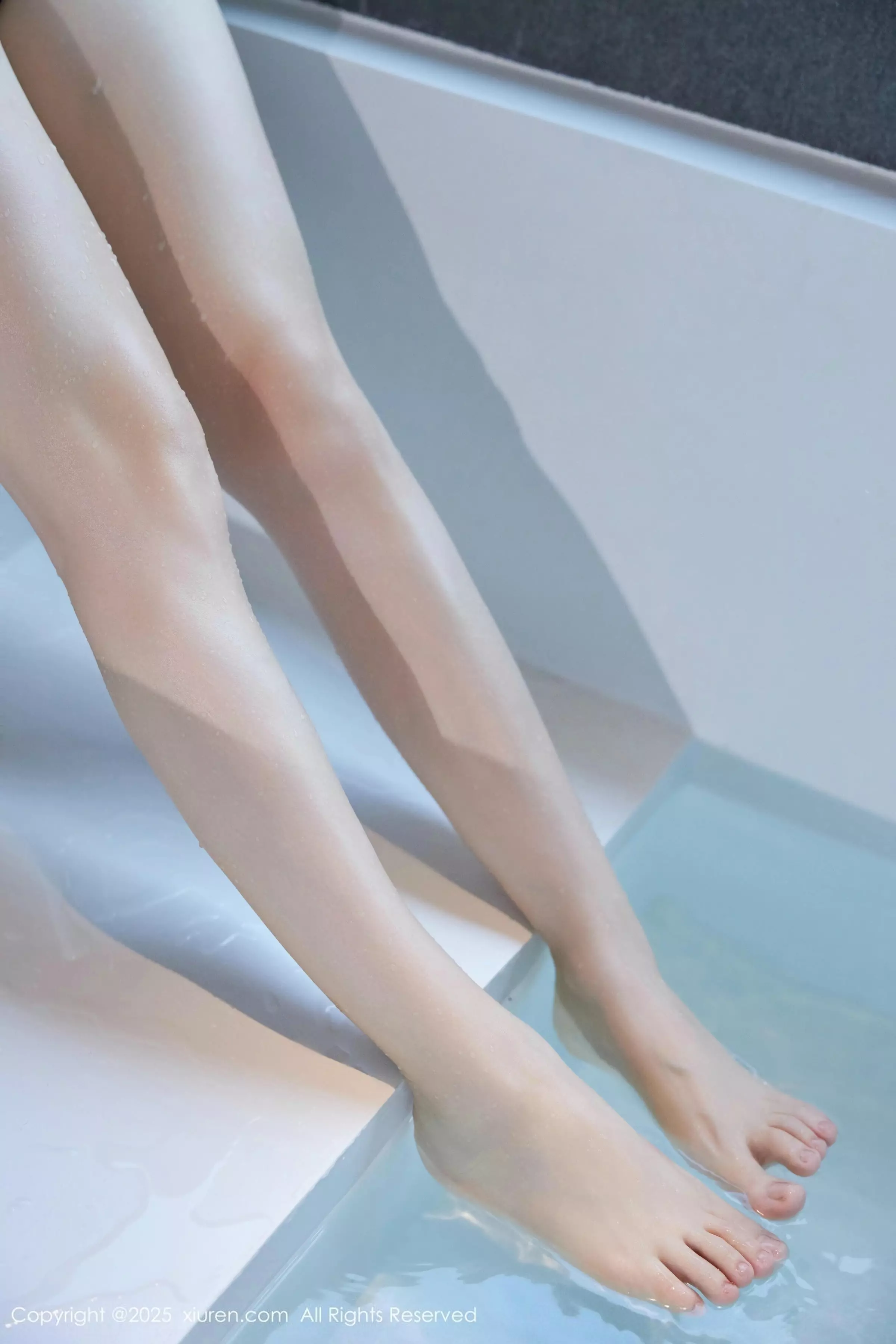 秀人集.com_[XiuRen秀人网]No.10031_模特养乐多Doll性感黑色内衣+豹纹吊带裙秀完美身材诱惑写真46P