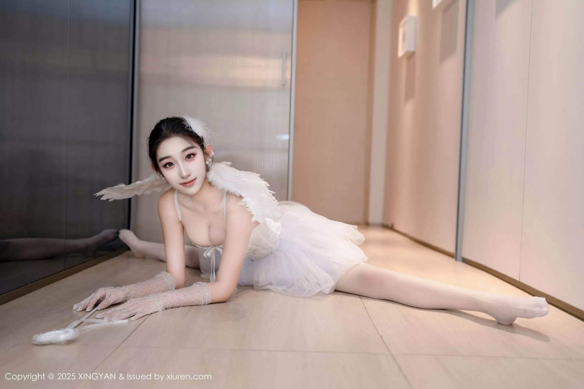 秀人集.com_[XINGYAN星颜社]VOL.324_模特星冉性感白色芭蕾吊带裙配白丝吊袜秀曼妙身姿诱惑写真78P
