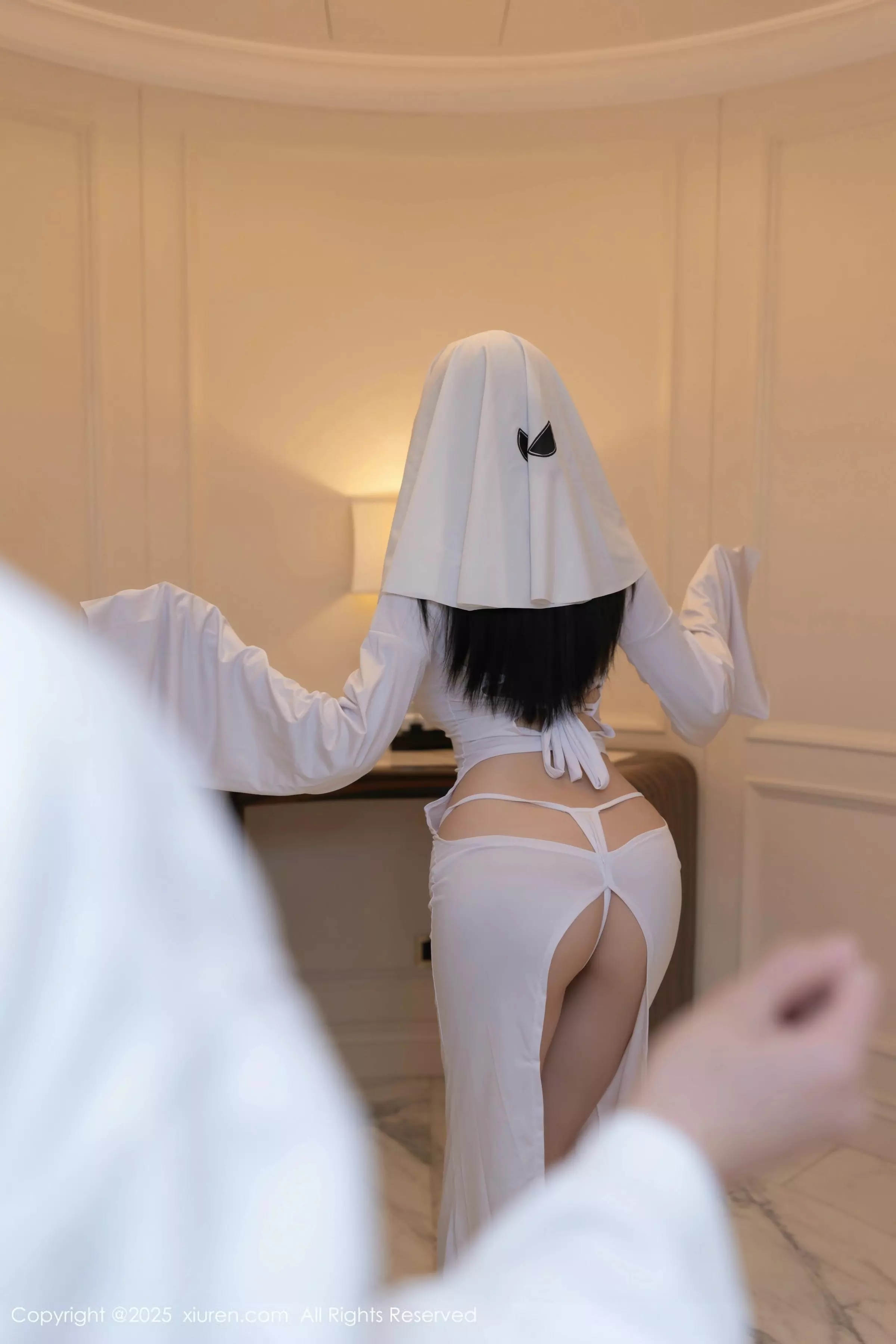 秀人集.com_[XiuRen秀人网]No.10035_模特安然anran性感白色连衣短裙配白色丝袜秀曼妙身姿诱惑写真80P