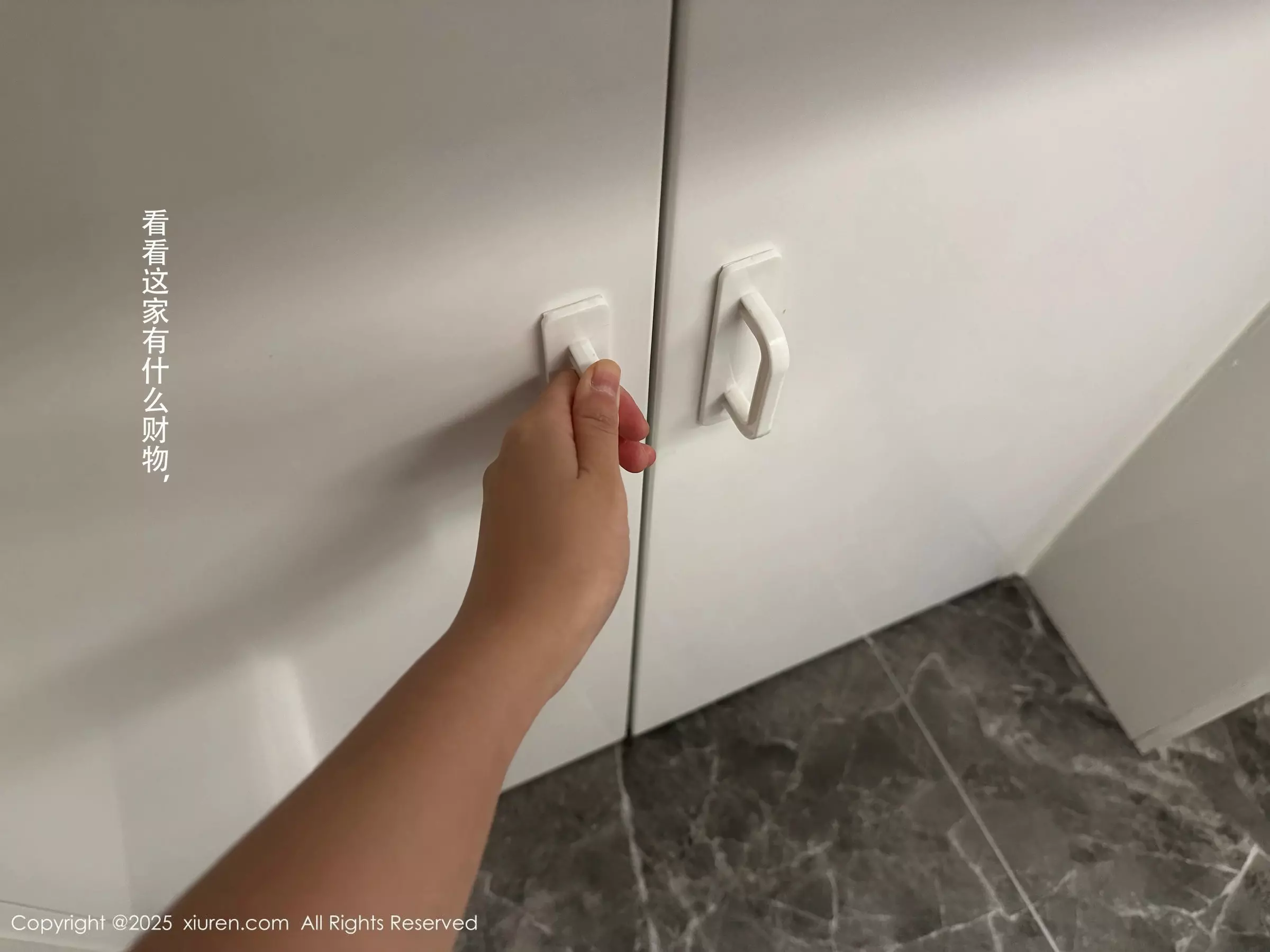 秀人集.com_[XiuRen秀人网]No.10042_模特杏子Yada性感灰色瑜伽服露紫色内衣秀曼妙身姿诱惑写真82P