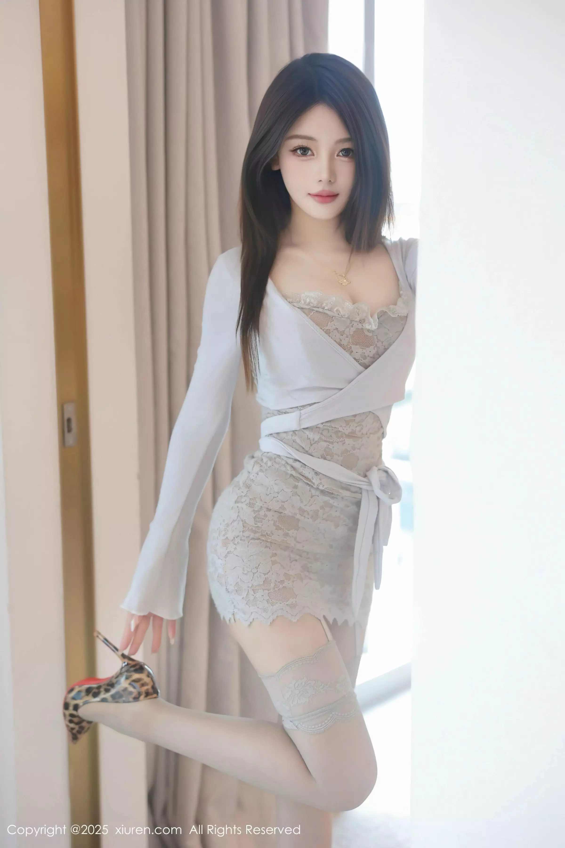 秀人集.com_[XiuRen秀人网]No.10083_模特爱酱里性感灰色情趣连衣短裙配肉丝吊袜秀完美身材诱惑写真97P