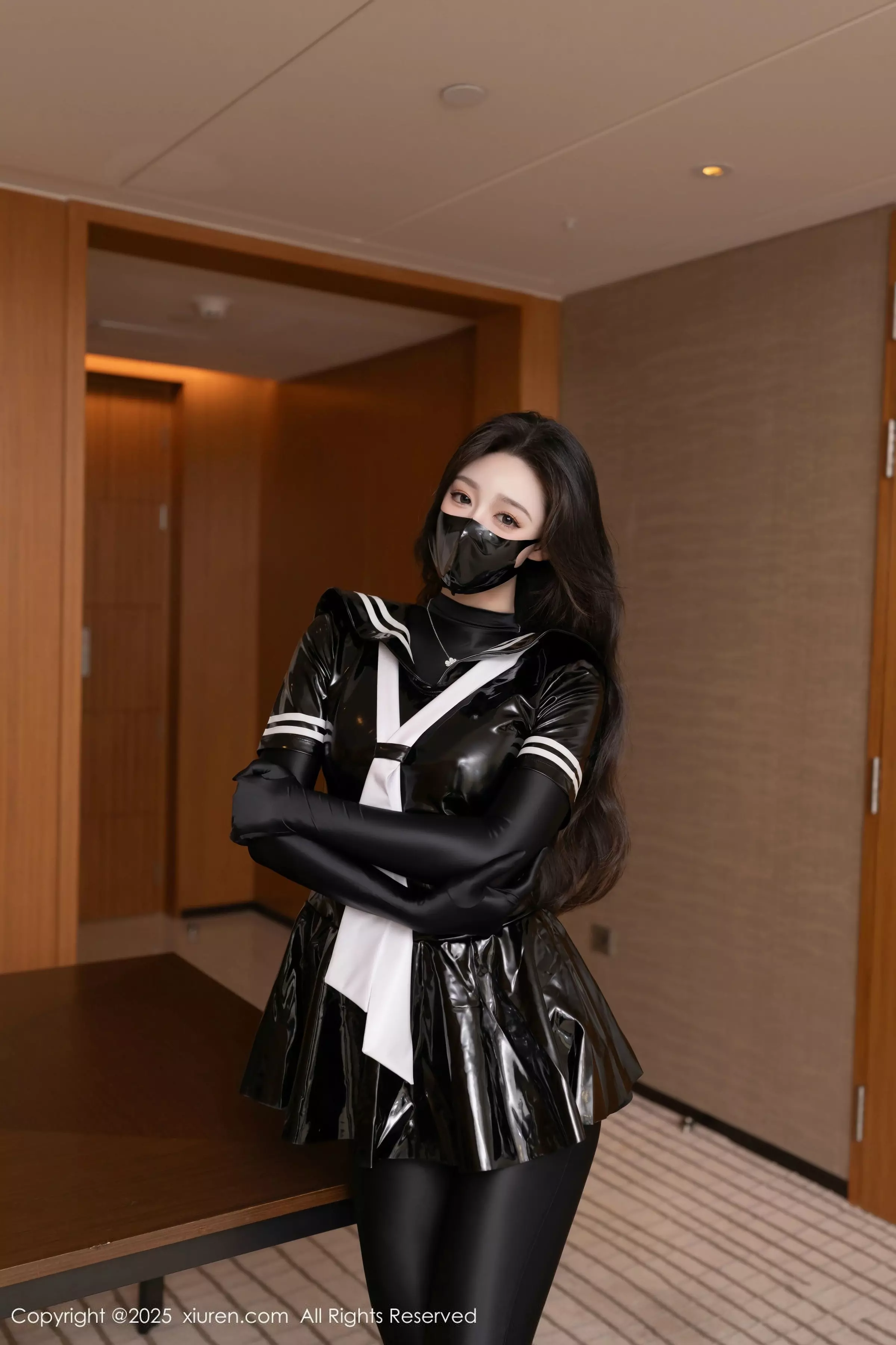 秀人集.com_[XiuRen秀人网]No.10087_模特小逗逗性感黑色胶衣+魅惑连体黑丝秀曼妙身姿撩人诱惑写真82P