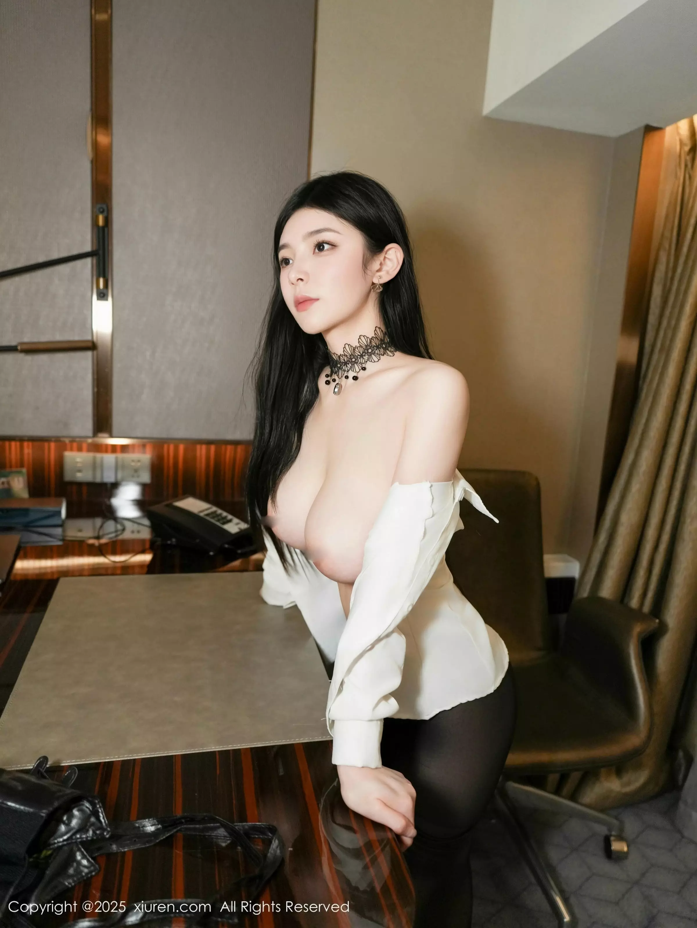 秀人集.com_[XiuRen秀人网]No.10082_模特优酱性感白色衬衫配超薄无内黑丝秀凹凸身材惹火诱惑写真48P