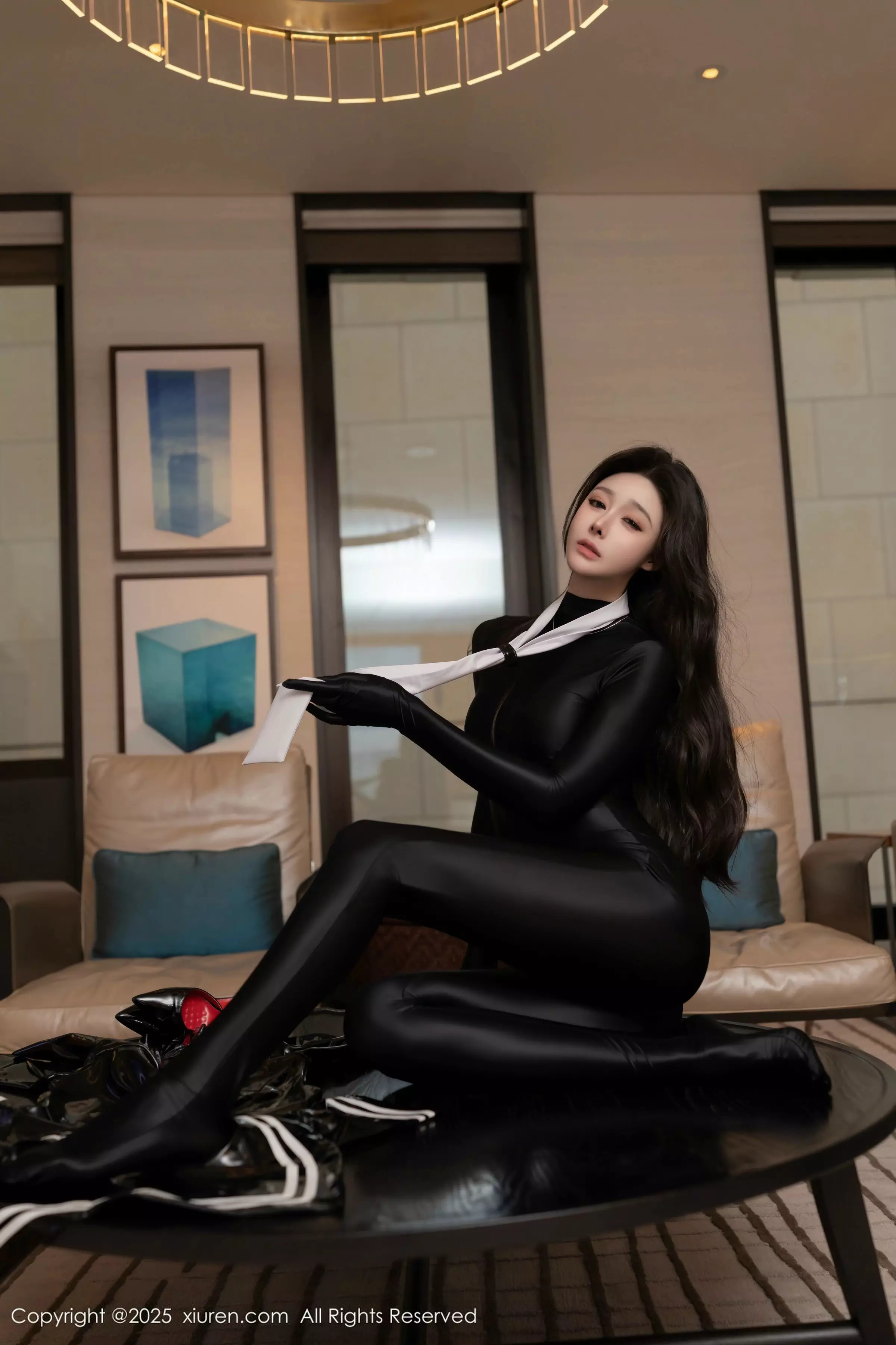 秀人集.com_[XiuRen秀人网]No.10087_模特小逗逗性感黑色胶衣+魅惑连体黑丝秀曼妙身姿撩人诱惑写真82P