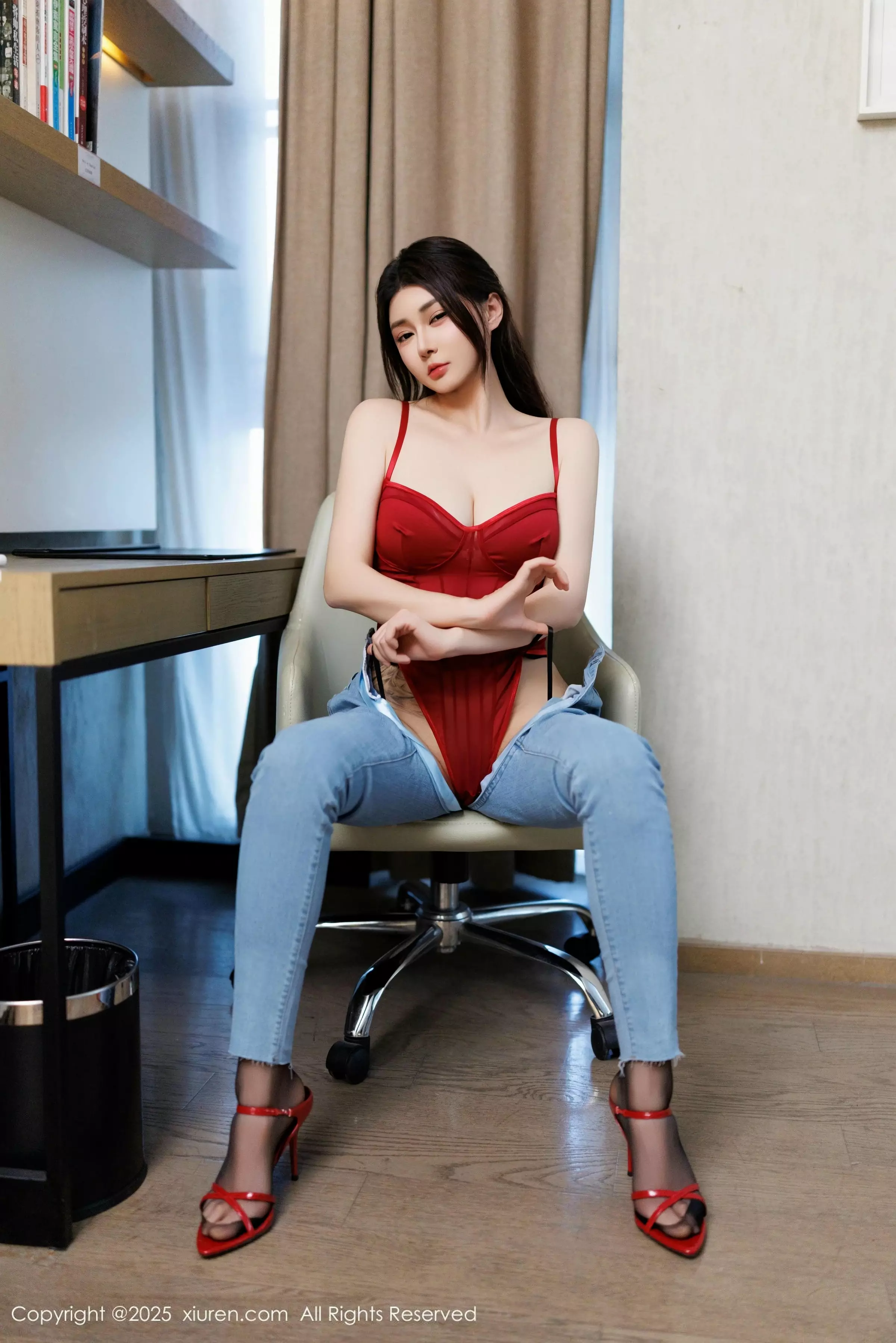 秀人集.com_[XiuRen秀人网]No.10090_模特凯竹Quinn红色连体内衣+粉色情趣内衣秀丰腴身材诱惑写真82P