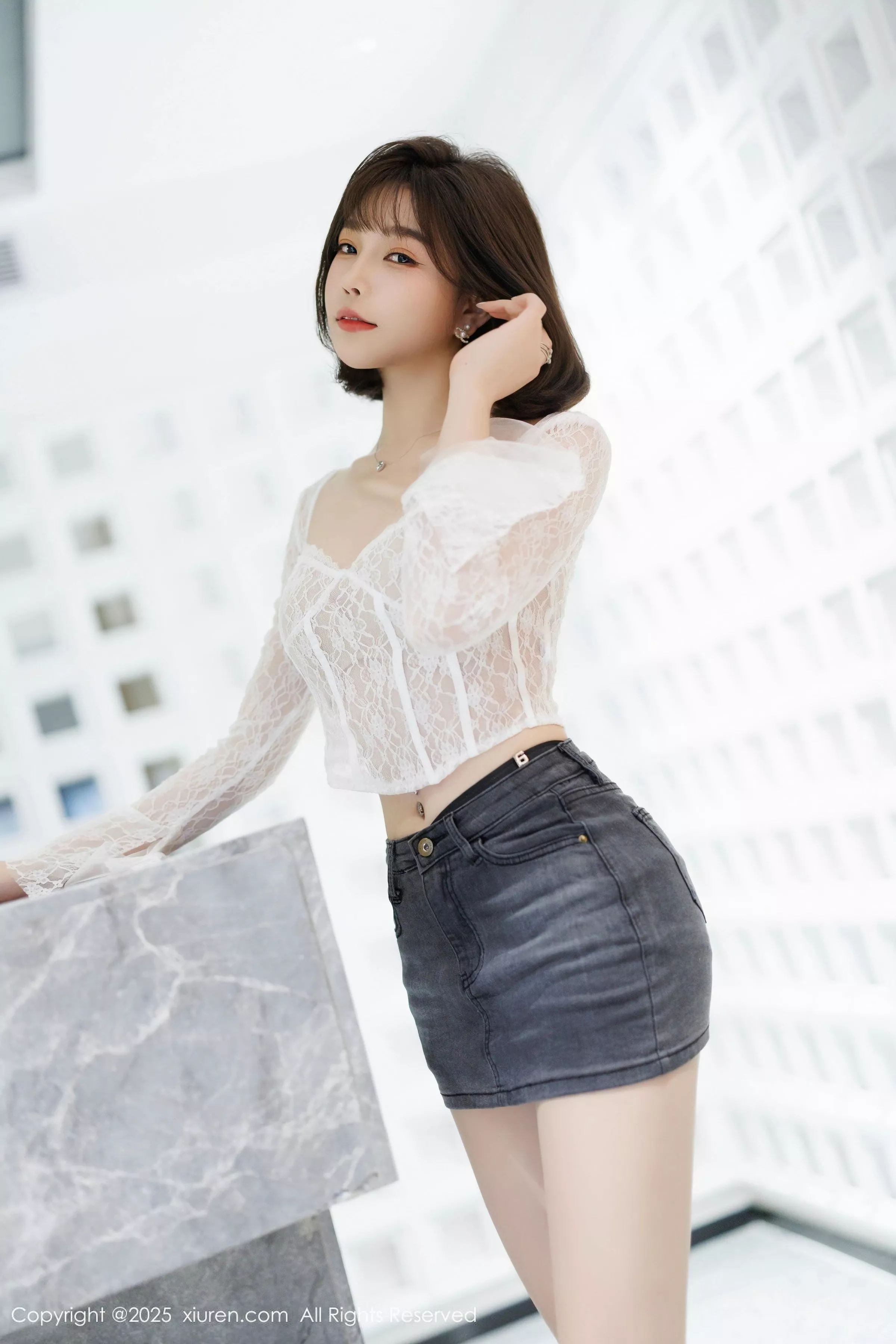 秀人集.com_[XiuRen秀人网]No.10113_女神徐莉芝Booty白色上衣配肉丝袜+蓝色情趣内衣秀美腿诱惑写真83P