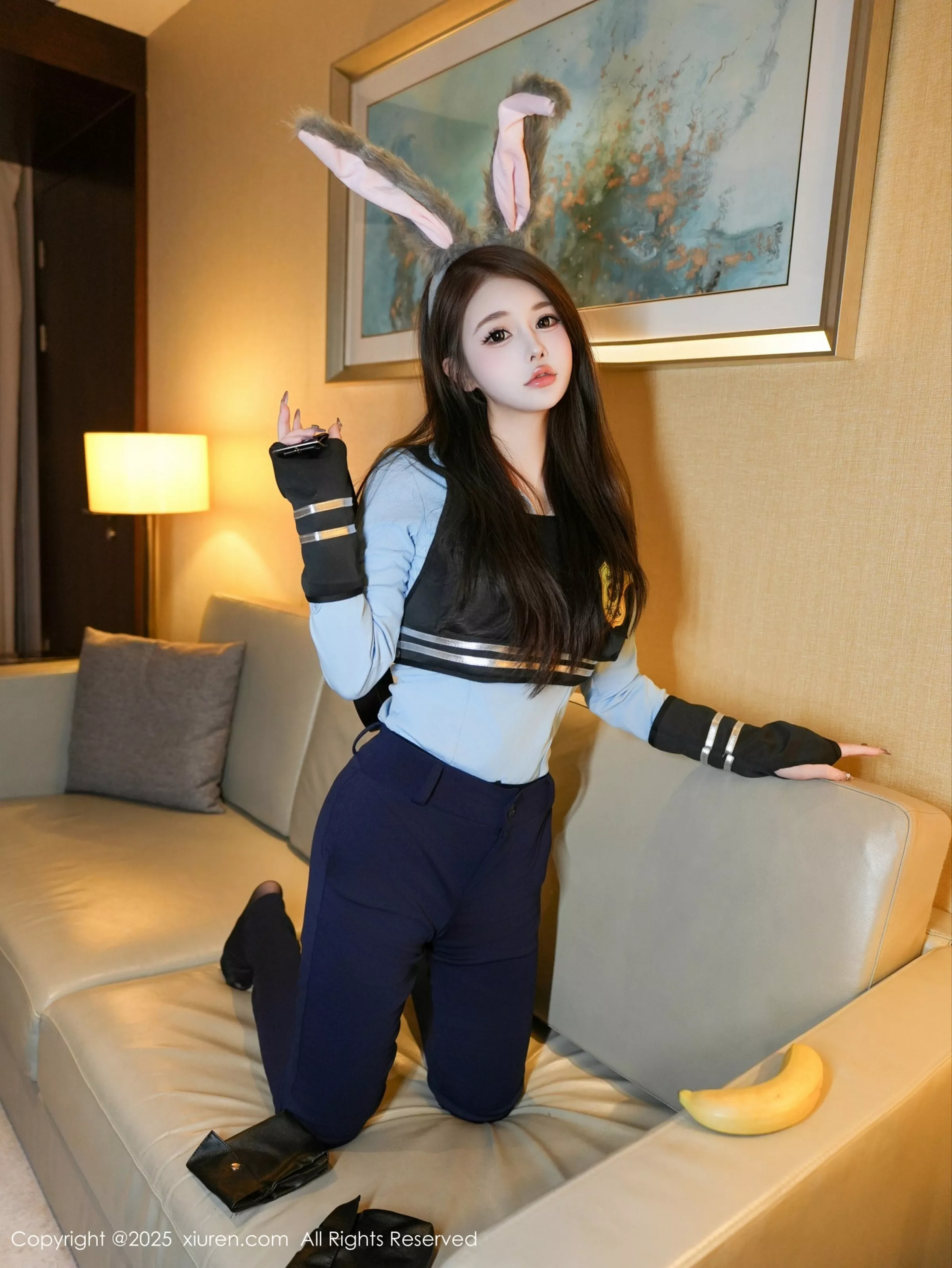 秀人集.com_[XiuRen秀人网]No.10158_模特甜妮性感黑色制服露半截上衣配超薄黑丝秀丰腴身姿诱惑写真69P