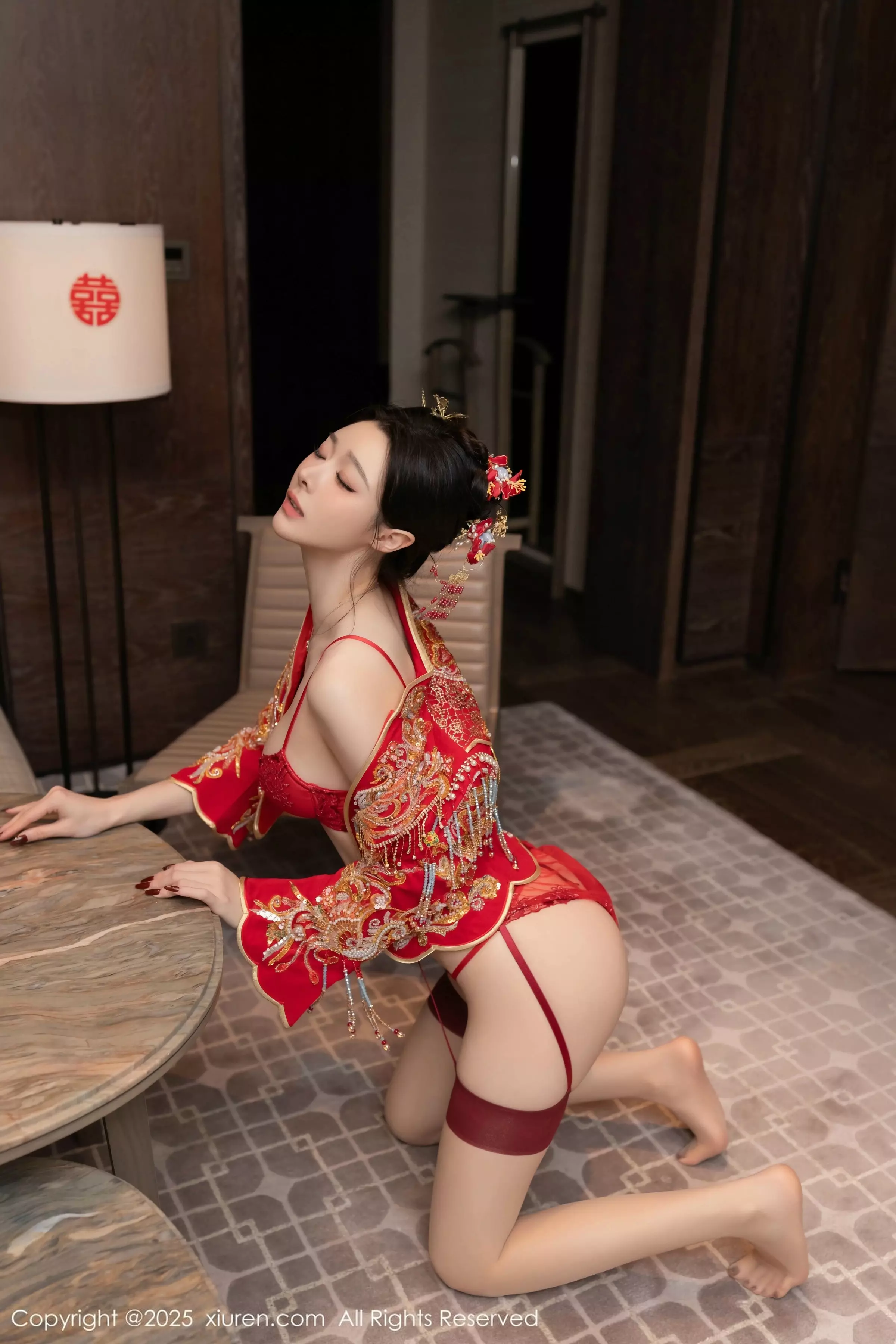 秀人集.com_[XiuRen秀人网]No.10055_模特小逗逗新婚主题性感红色蕾丝内衣配黑丝吊袜完美诱惑写真82P