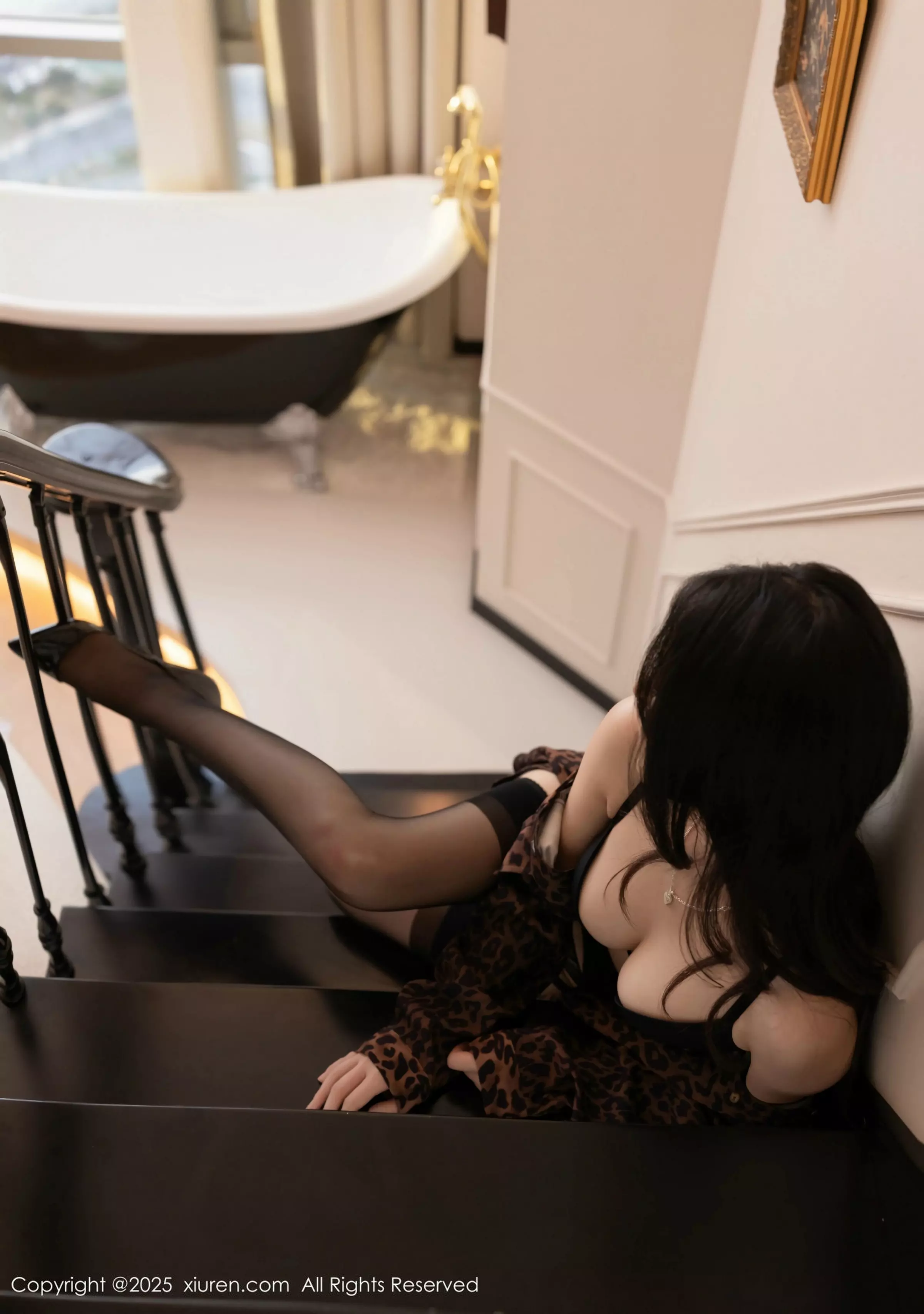 秀人集.com_[XiuRen秀人网]No.10054_模特鱼子酱Fish性感豹纹衬衫配黑丝吊袜秀曼妙身姿迷人诱惑写真80P