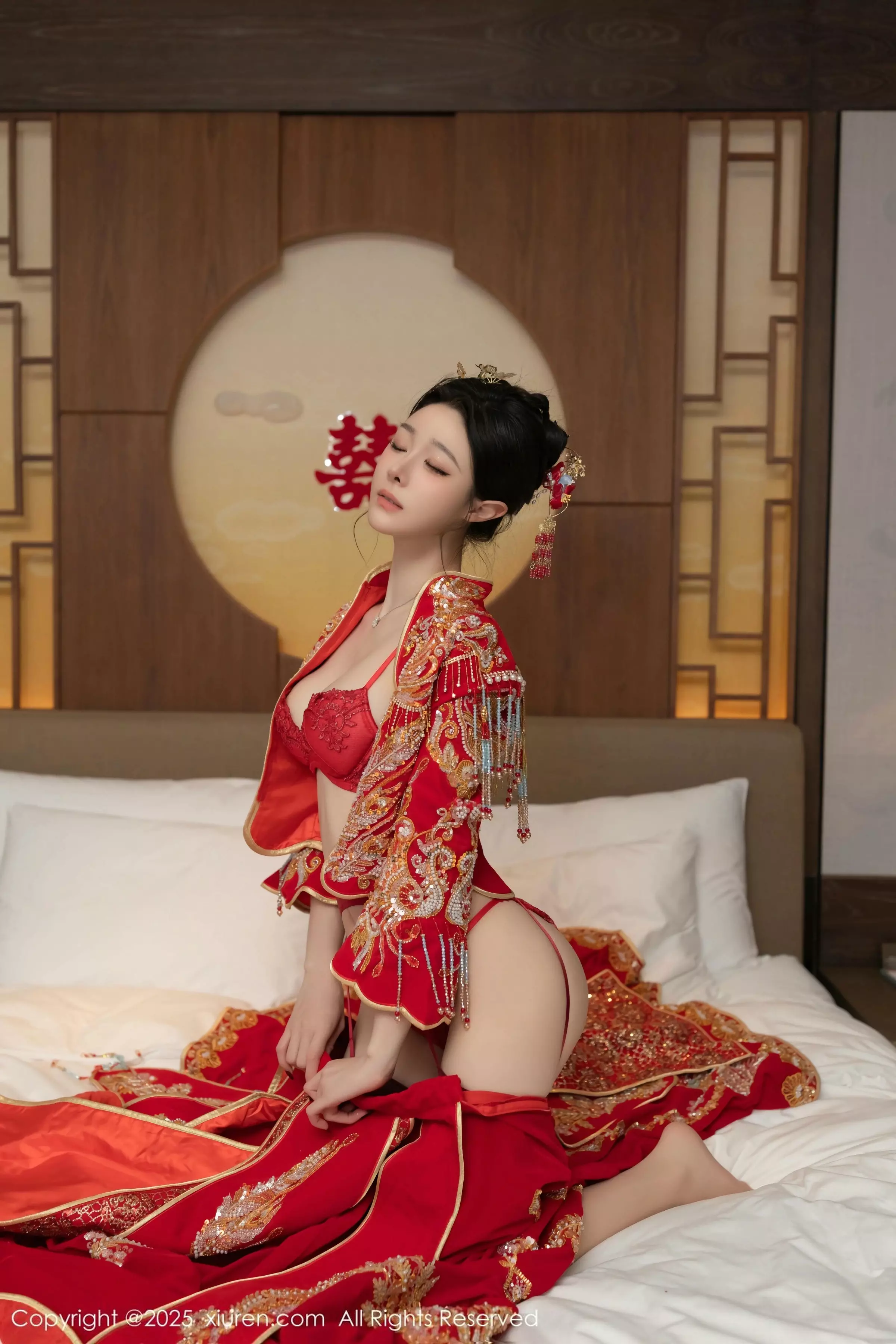 秀人集.com_[XiuRen秀人网]No.10055_模特小逗逗新婚主题性感红色蕾丝内衣配黑丝吊袜完美诱惑写真82P