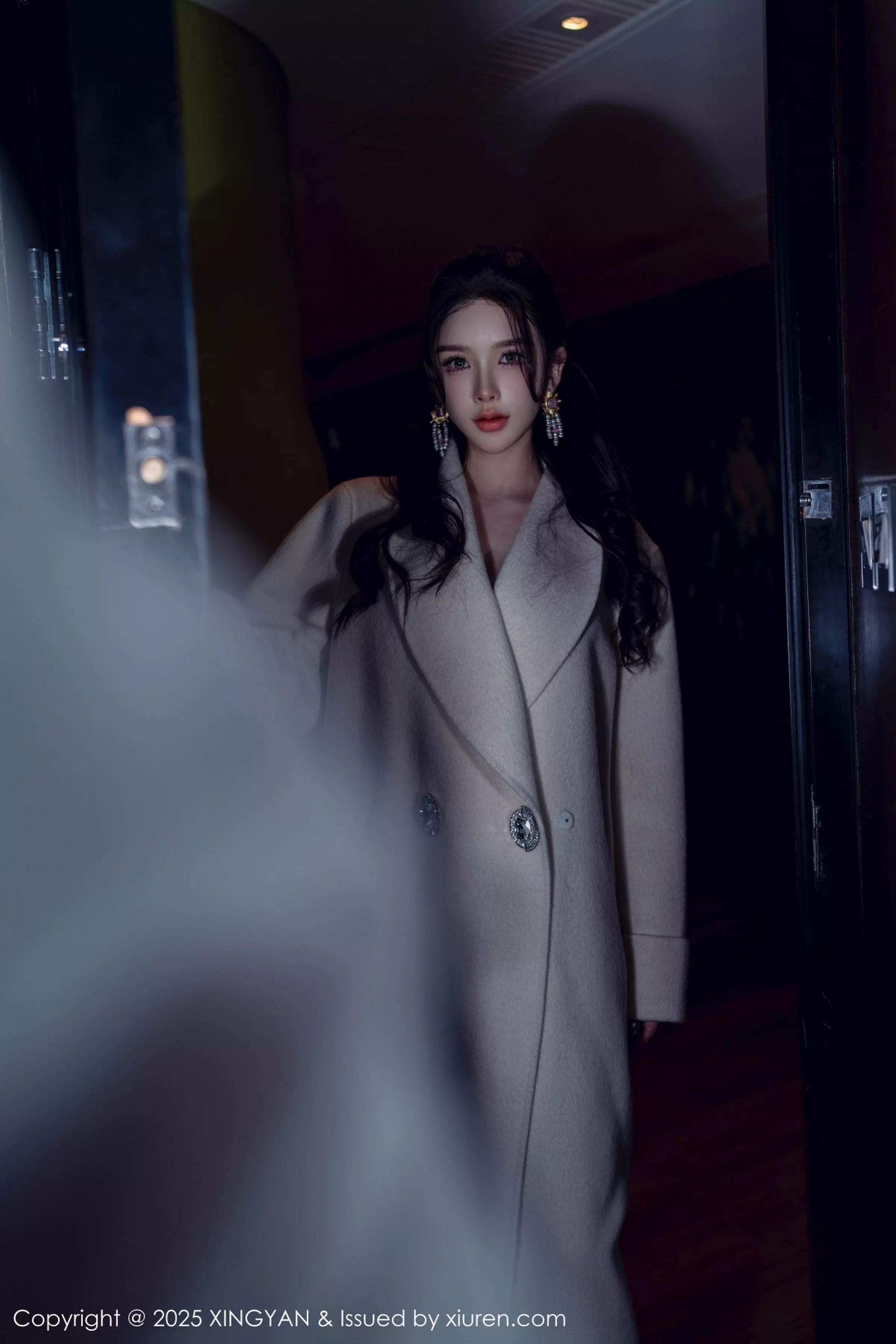 秀人集.com_[XINGYAN星颜社]VOL.337_女神李丽莎性感粉色内衣配白色蕾丝袜秀完美身材撩人诱惑写真76P