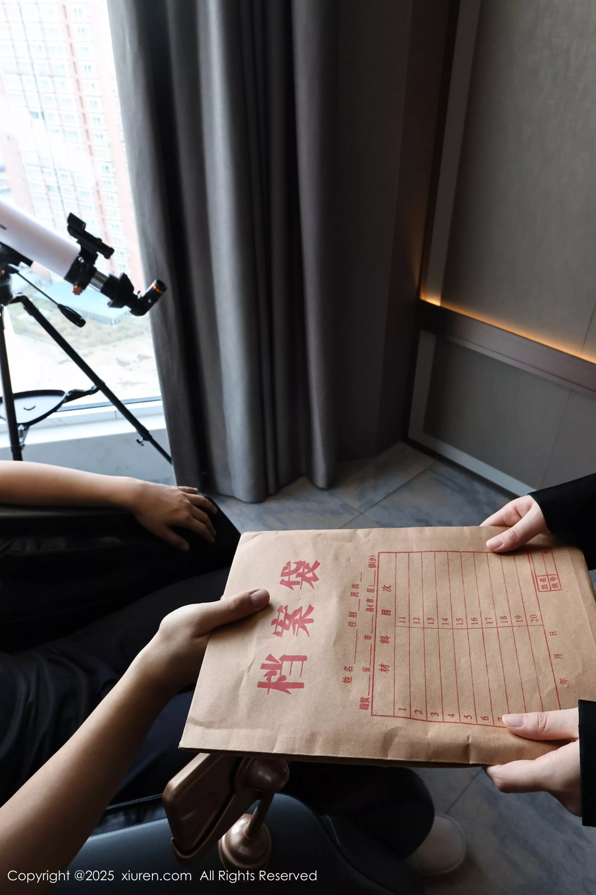 秀人集.com_[XiuRen秀人网]No.10167_模特小芭乐性感黑色OL服饰配超薄黑丝秀翘臀美腿完美诱惑写真75P